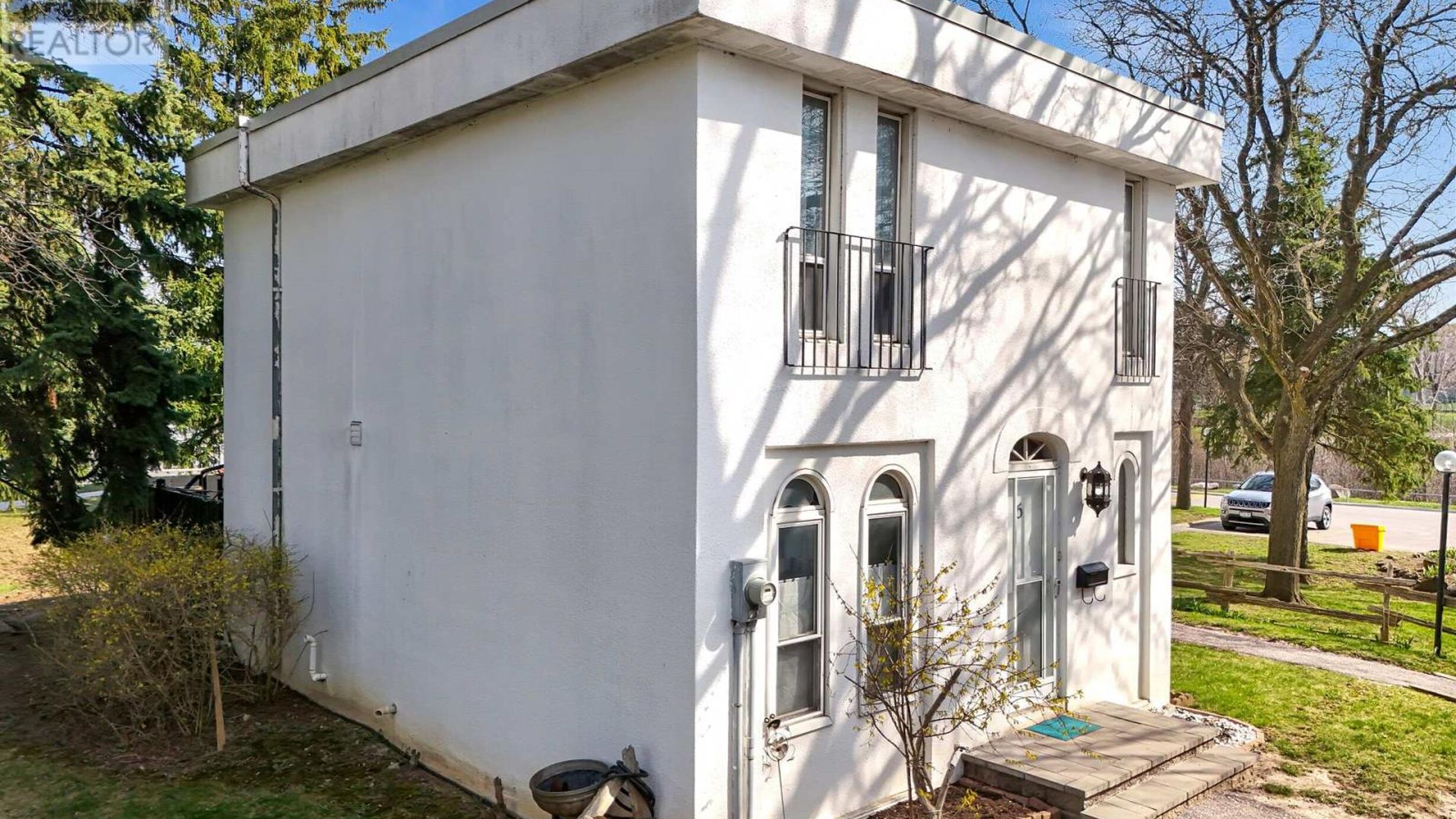 5 - 2550 BIRCHMOUNT ROAD Image