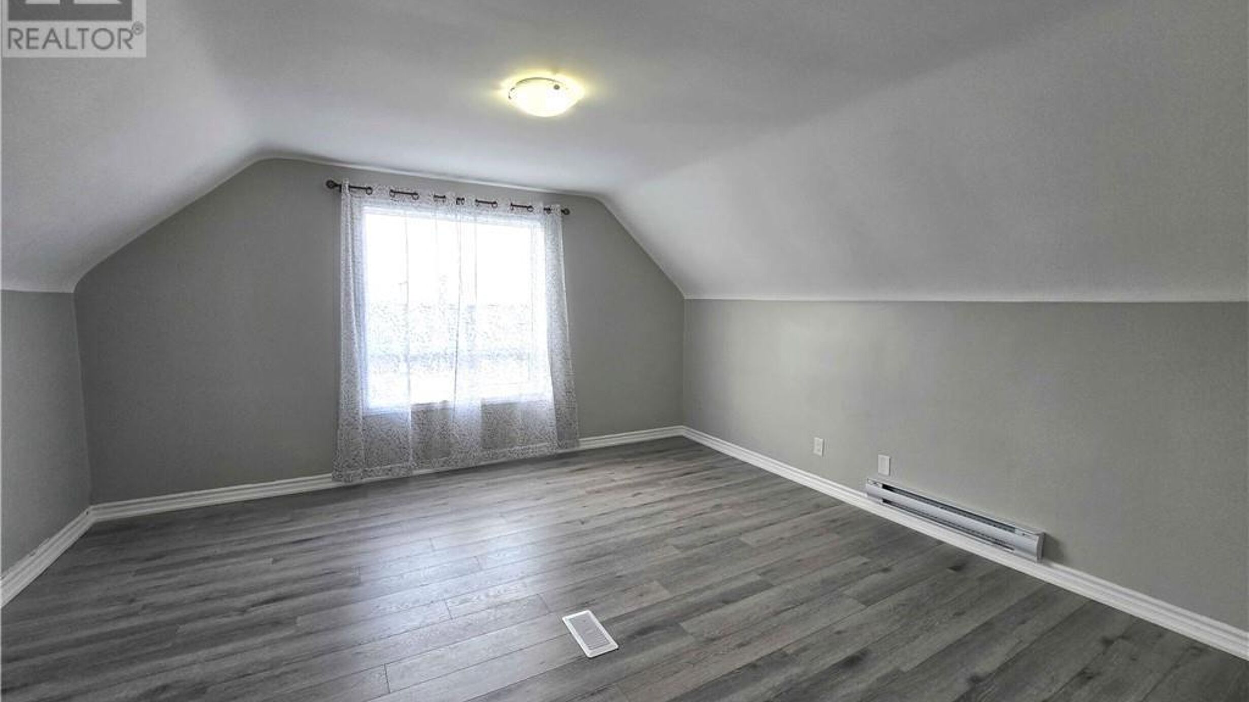 4 - 300 BALMORAL AVENUE Image