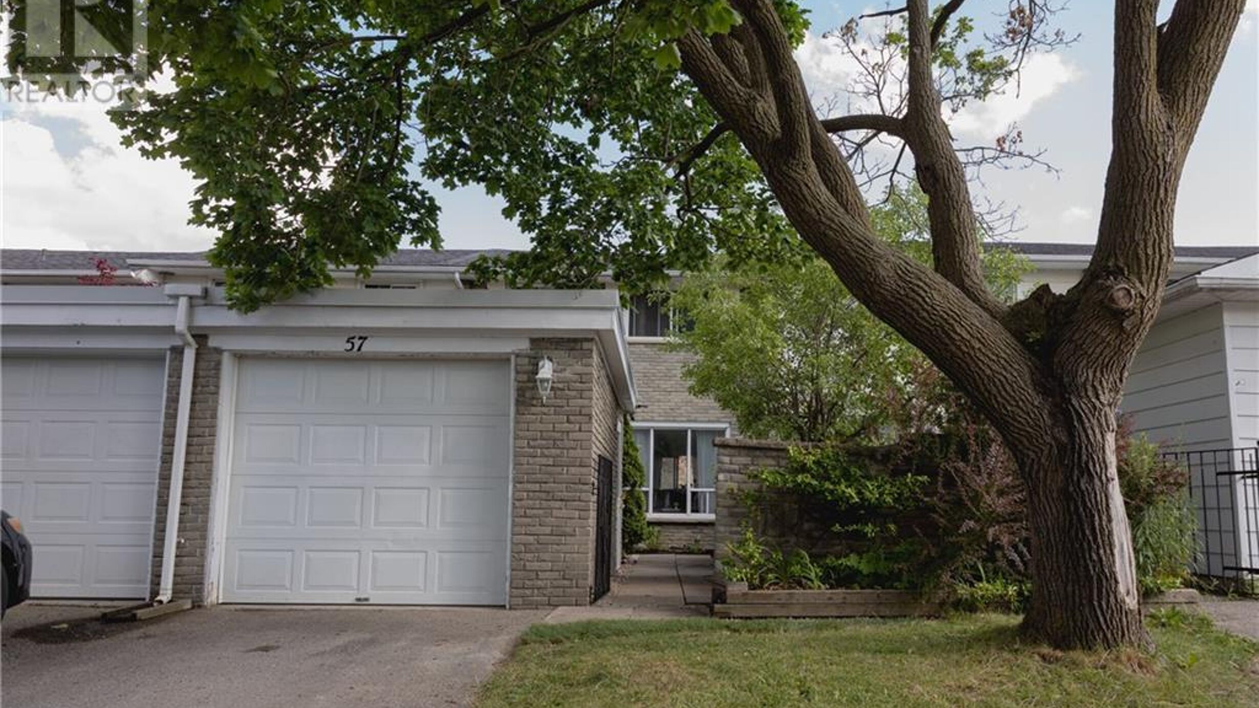 57 RALGREEN Crescent Image