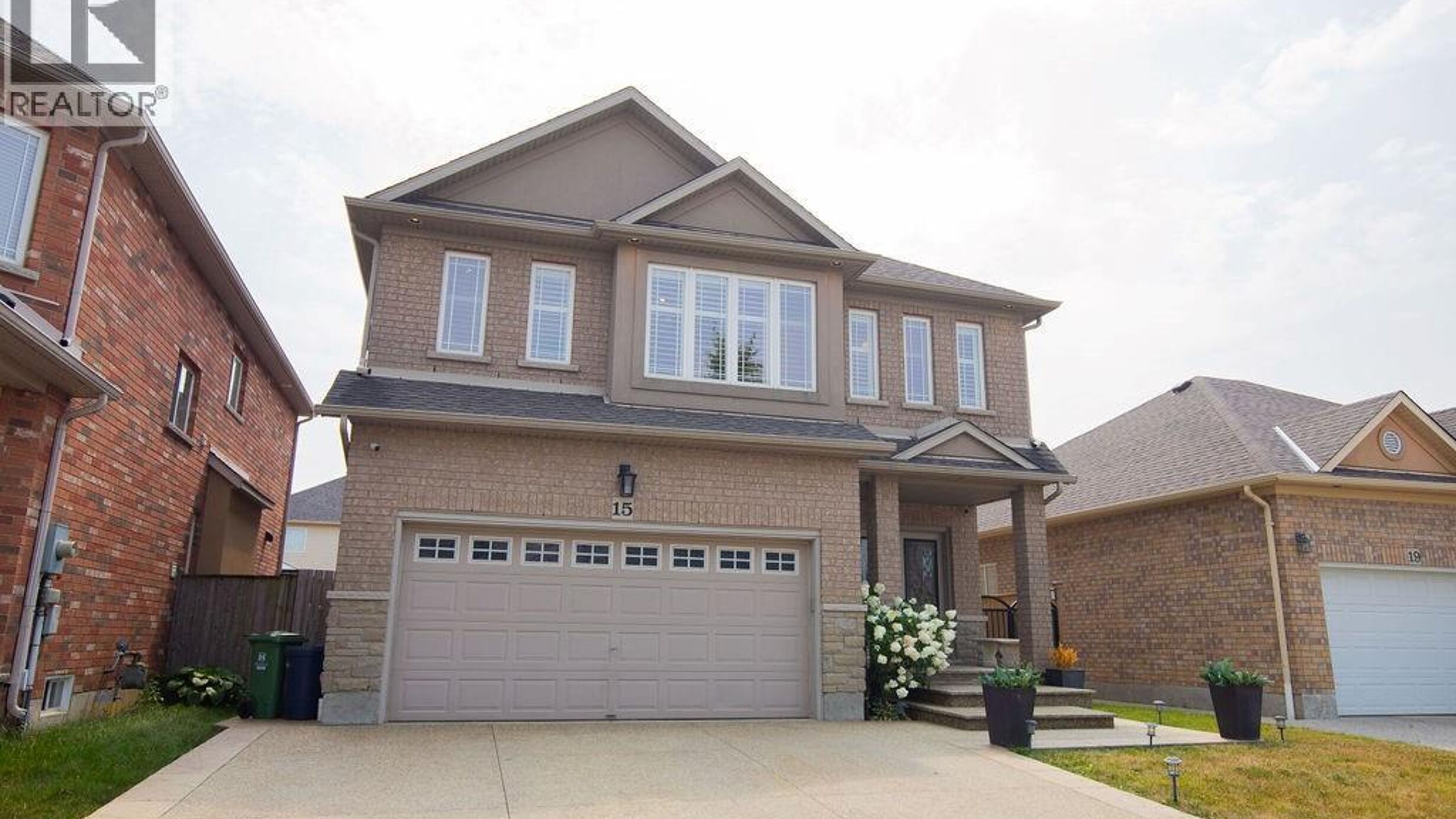 15 MEADOWBANK Drive Image