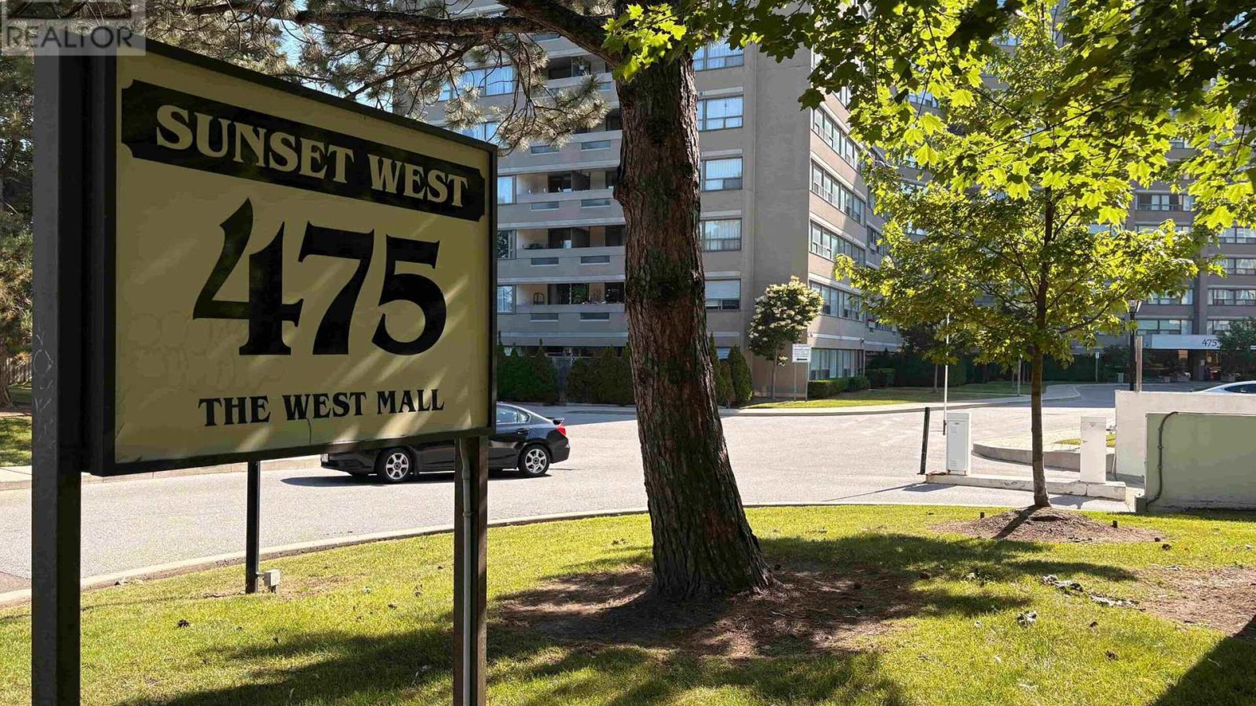 1212 - 475 THE WEST MALL Image