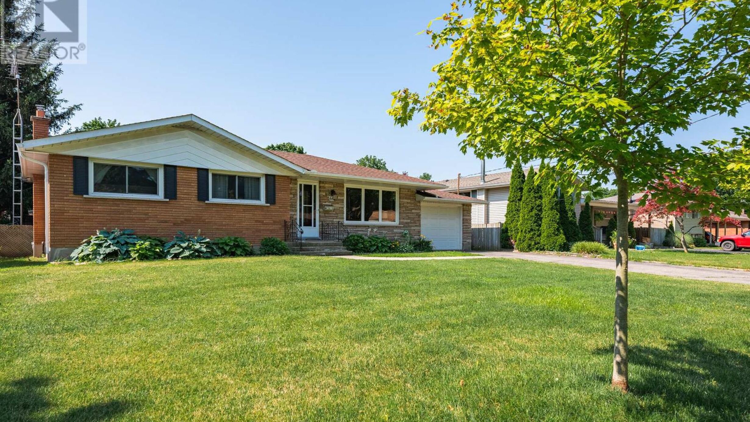 60 ROYAL MANOR DRIVE Image