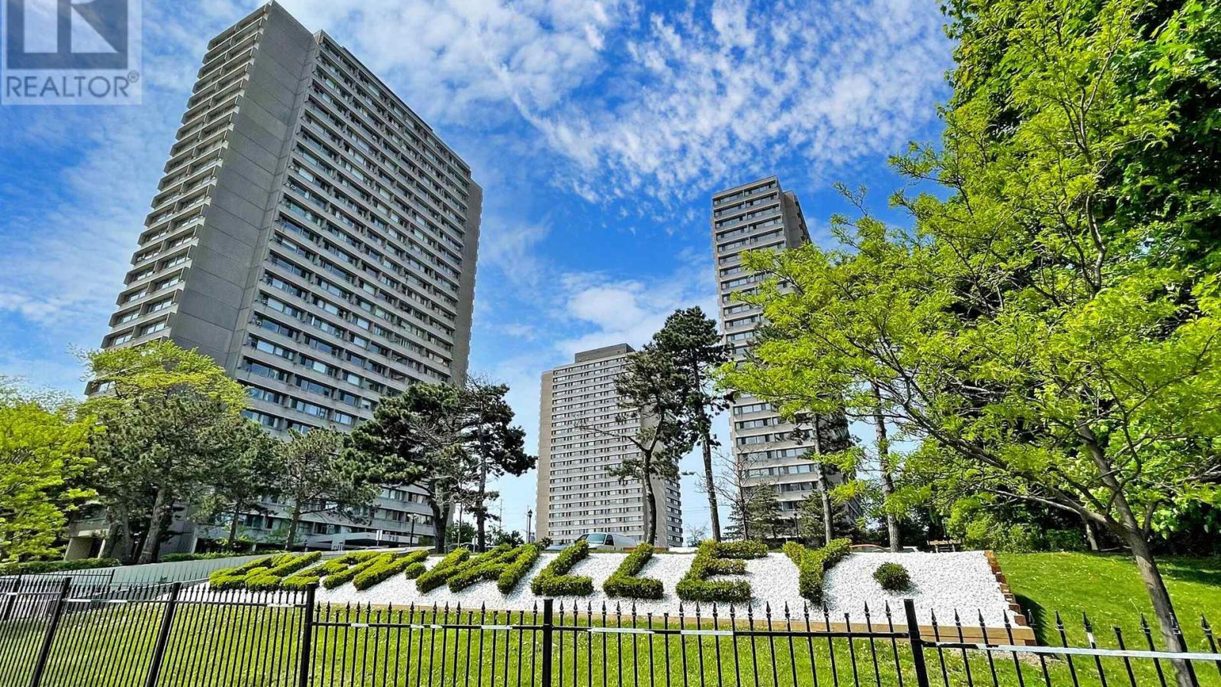 2406 - 735 DON MILLS ROAD Image