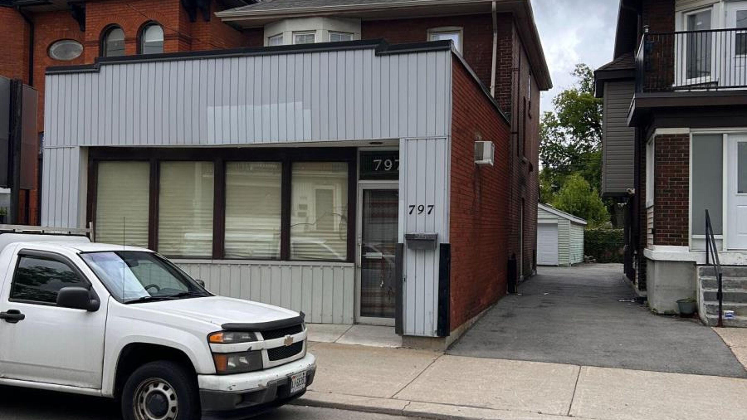797 MAIN STREET E Image
