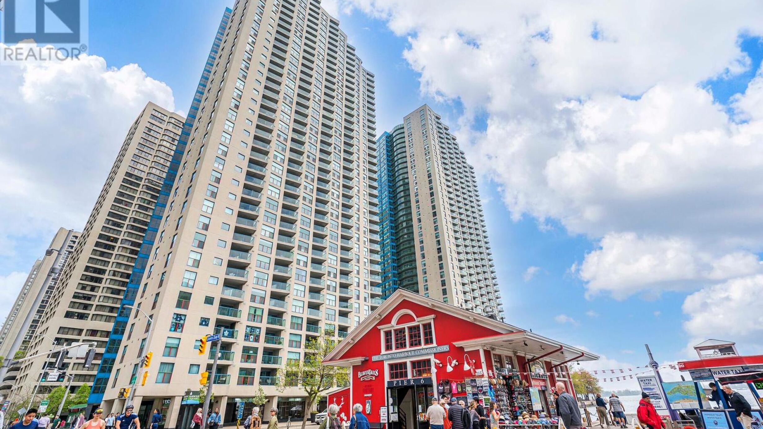1812 - 99 HARBOUR SQUARE Image