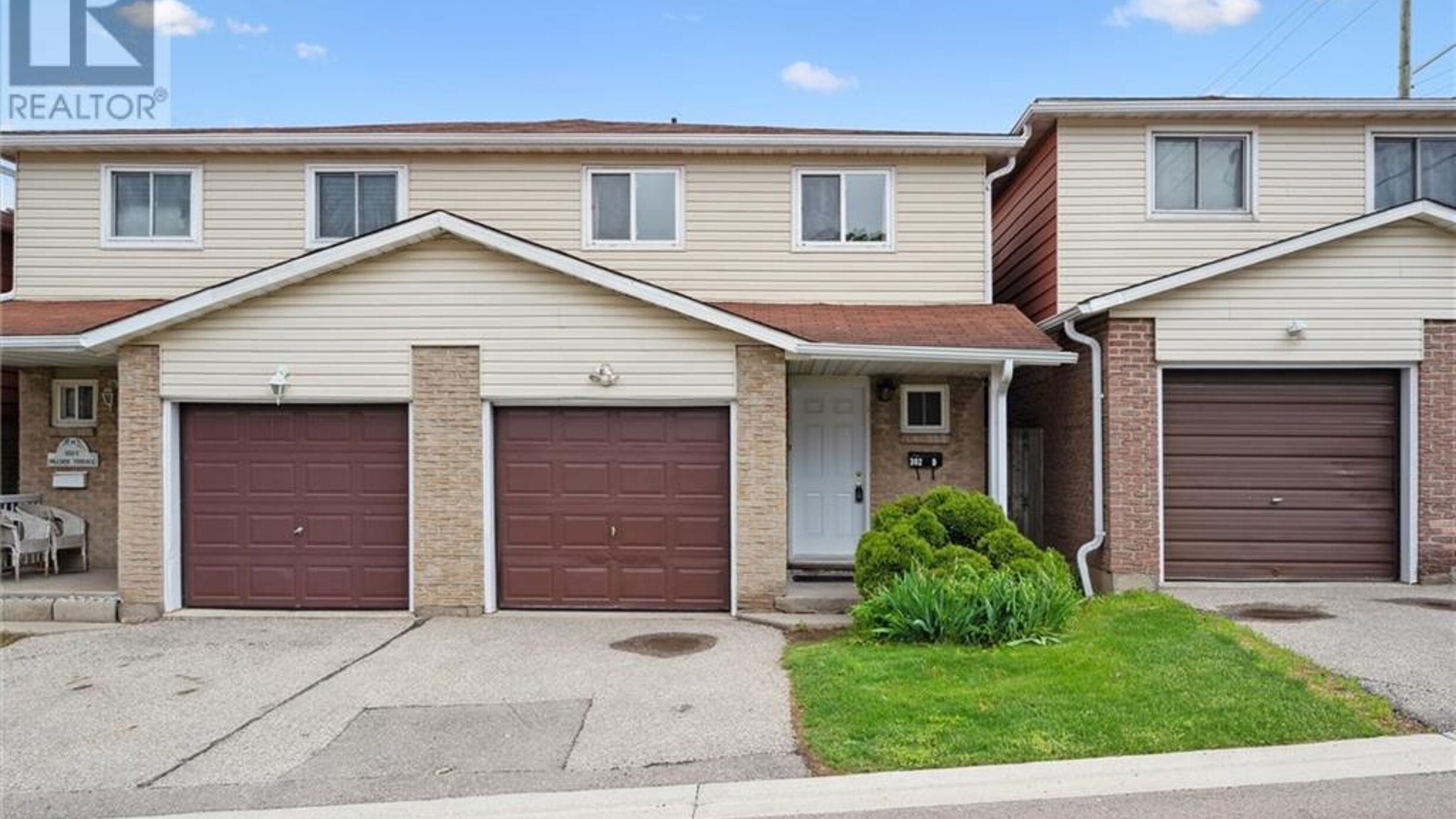 302 BLUEVALE Street N Unit# D Image