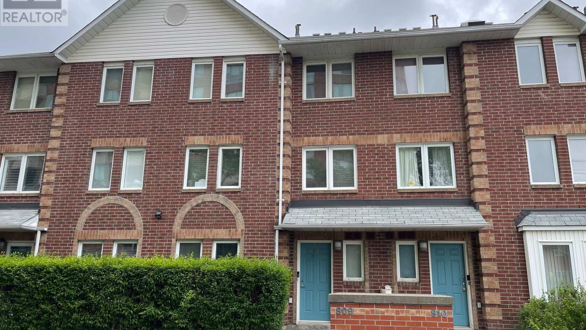 809 - 900 STEELES AVENUE W Image