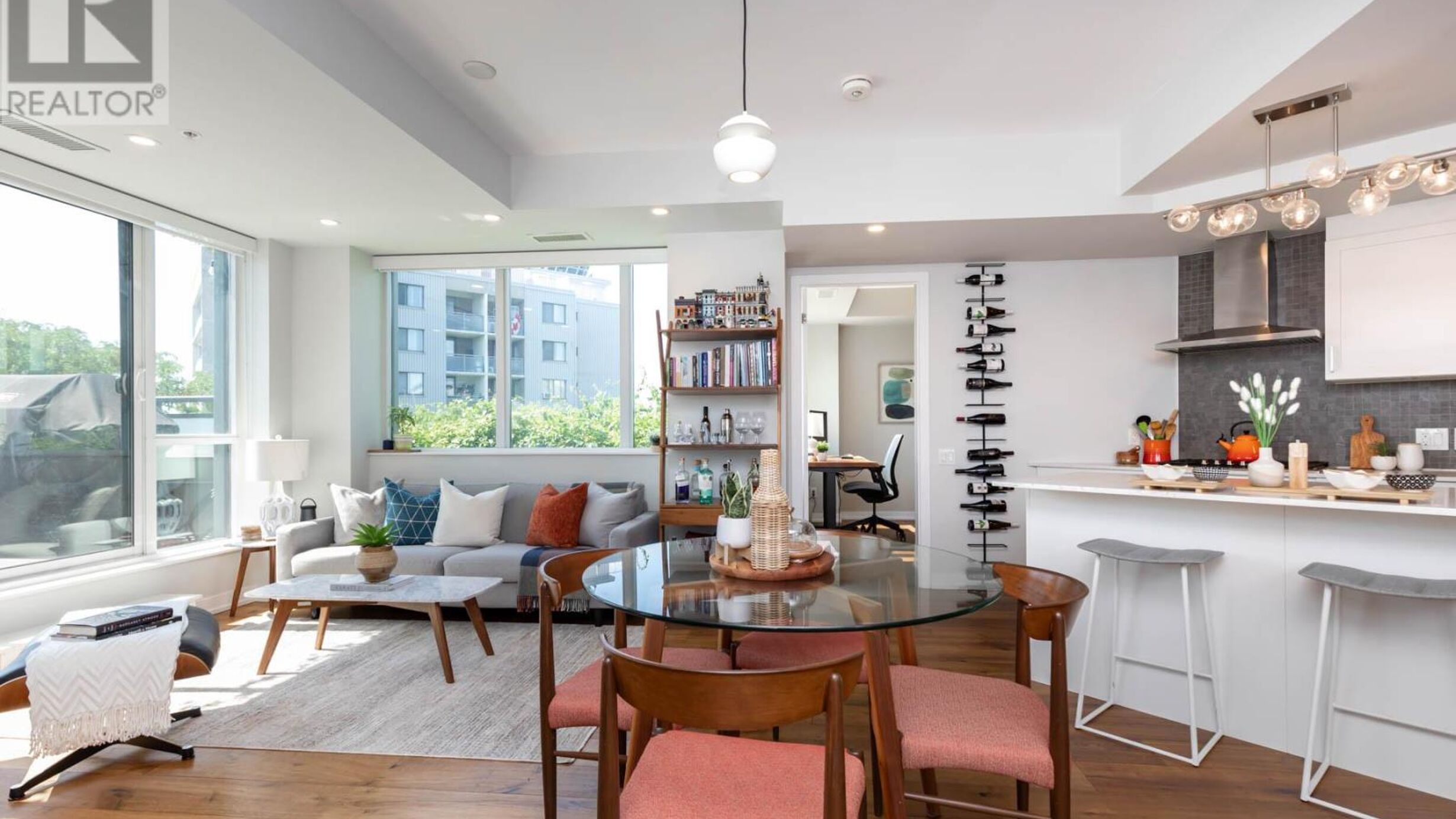 618 - 38 HOWARD PARK AVENUE Image