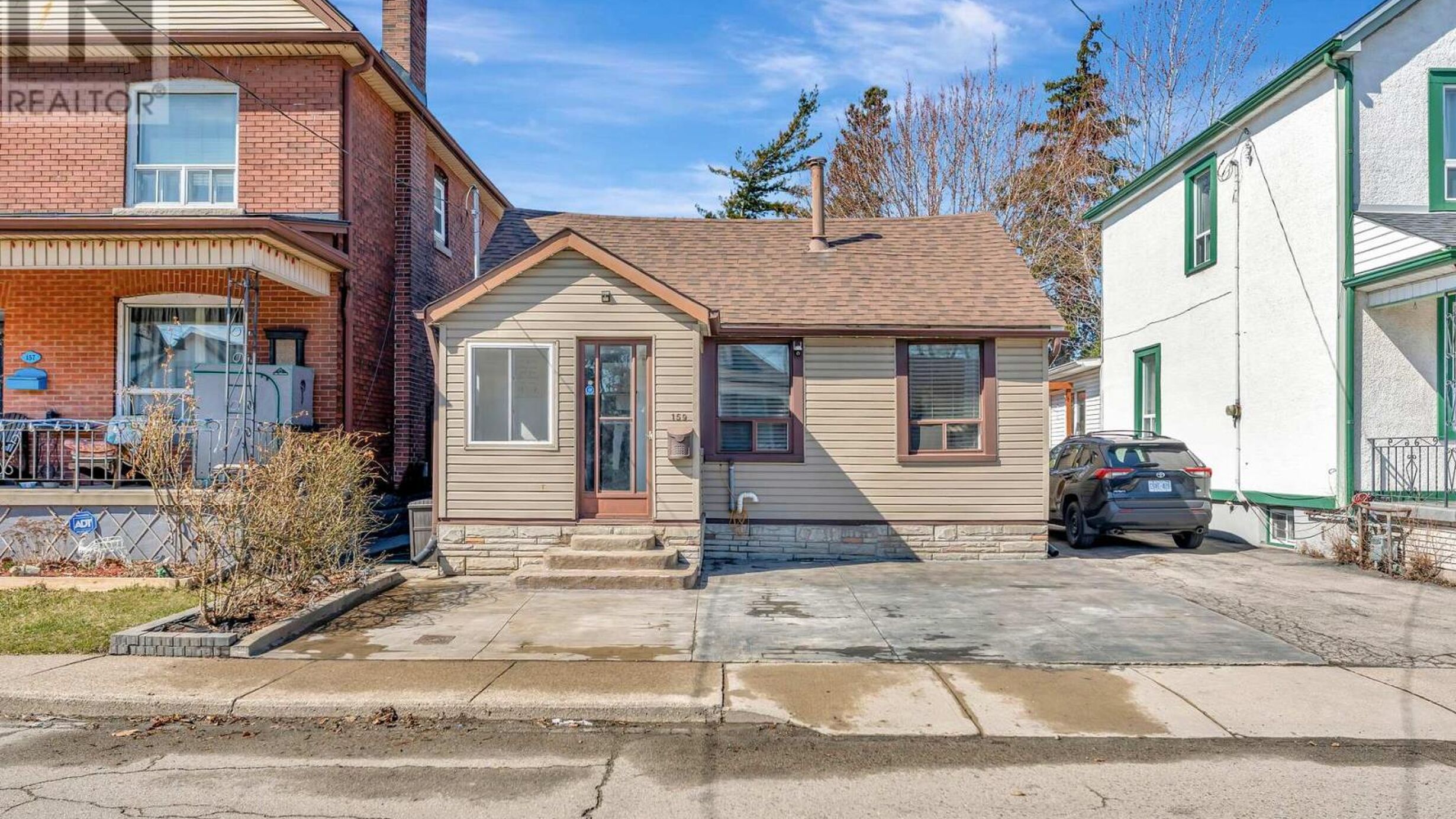 159 GROSVENOR AVENUE N Image