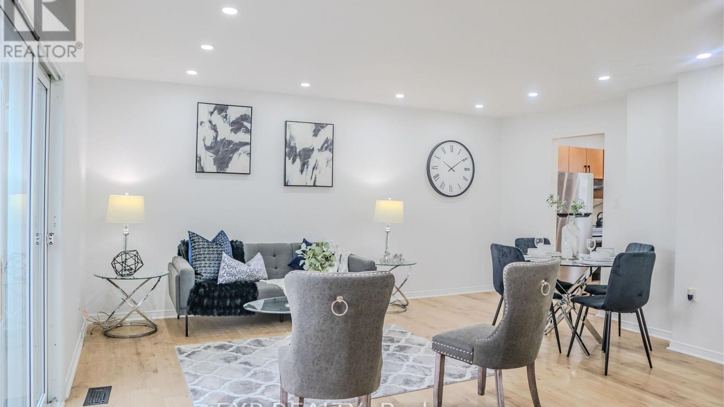 3 - 249 CAMELOT COURT Image