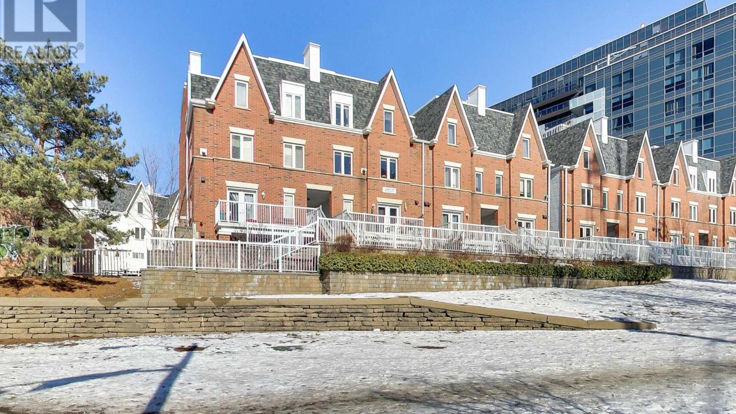 611 - 12 SUDBURY STREET Image