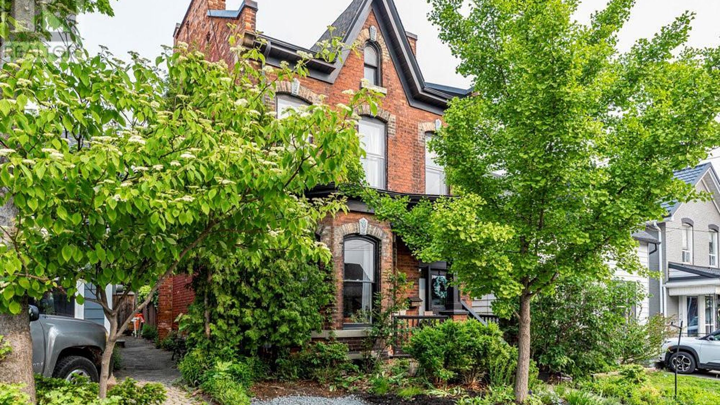 115 LOCKE Street N Image