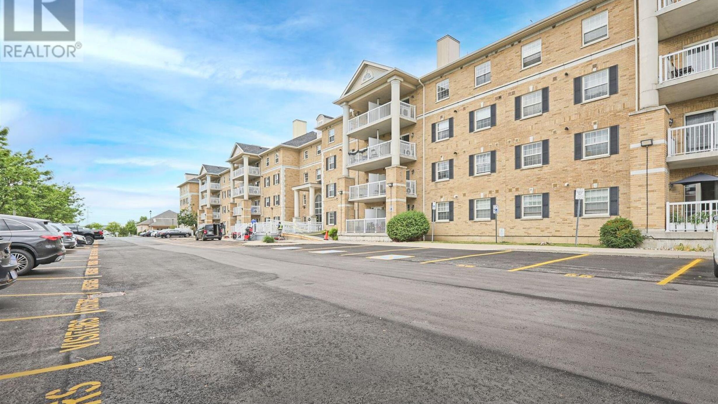 304 - 7428 MARKHAM ROAD Image