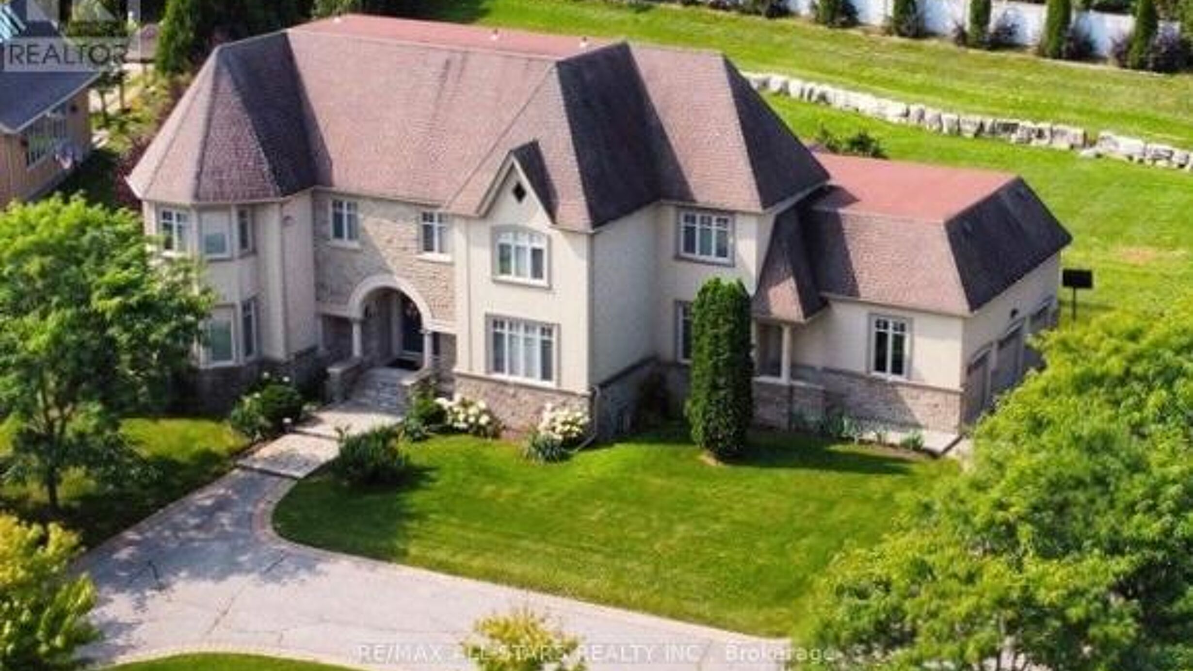 70 RICHARD LOVAT COURT Image