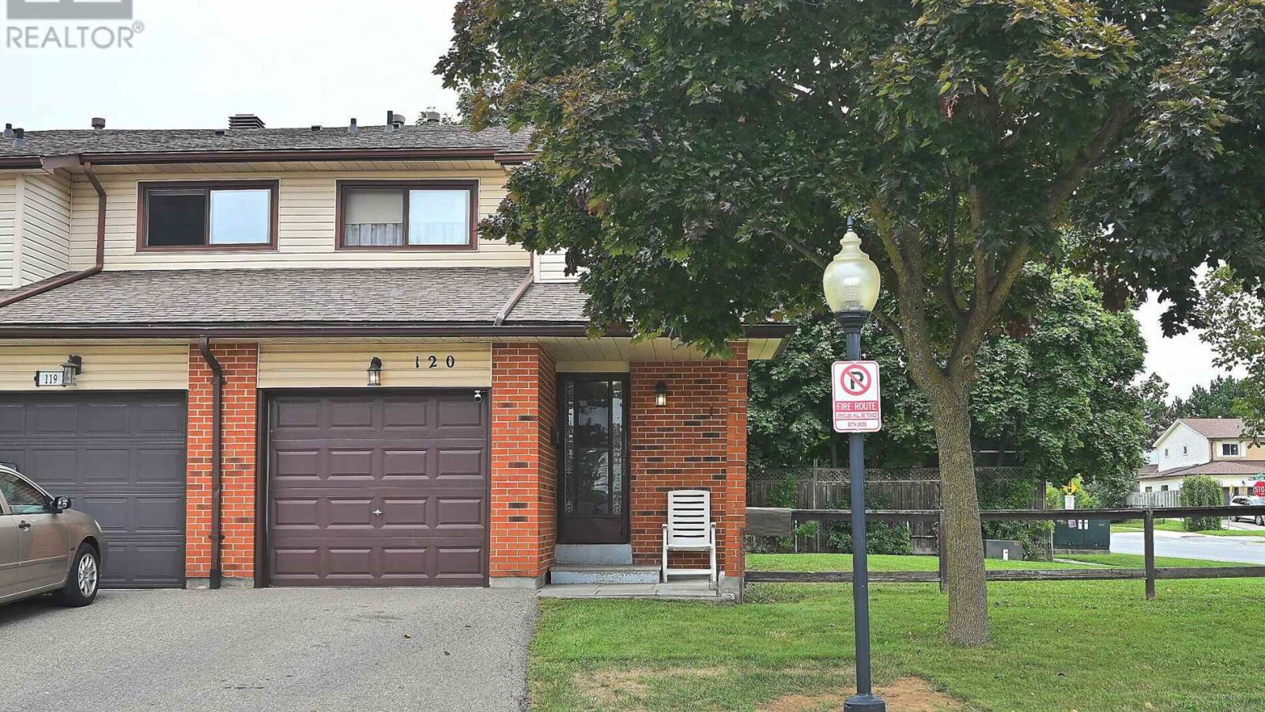 119 - 120 COLLINS CRESCENT W Image