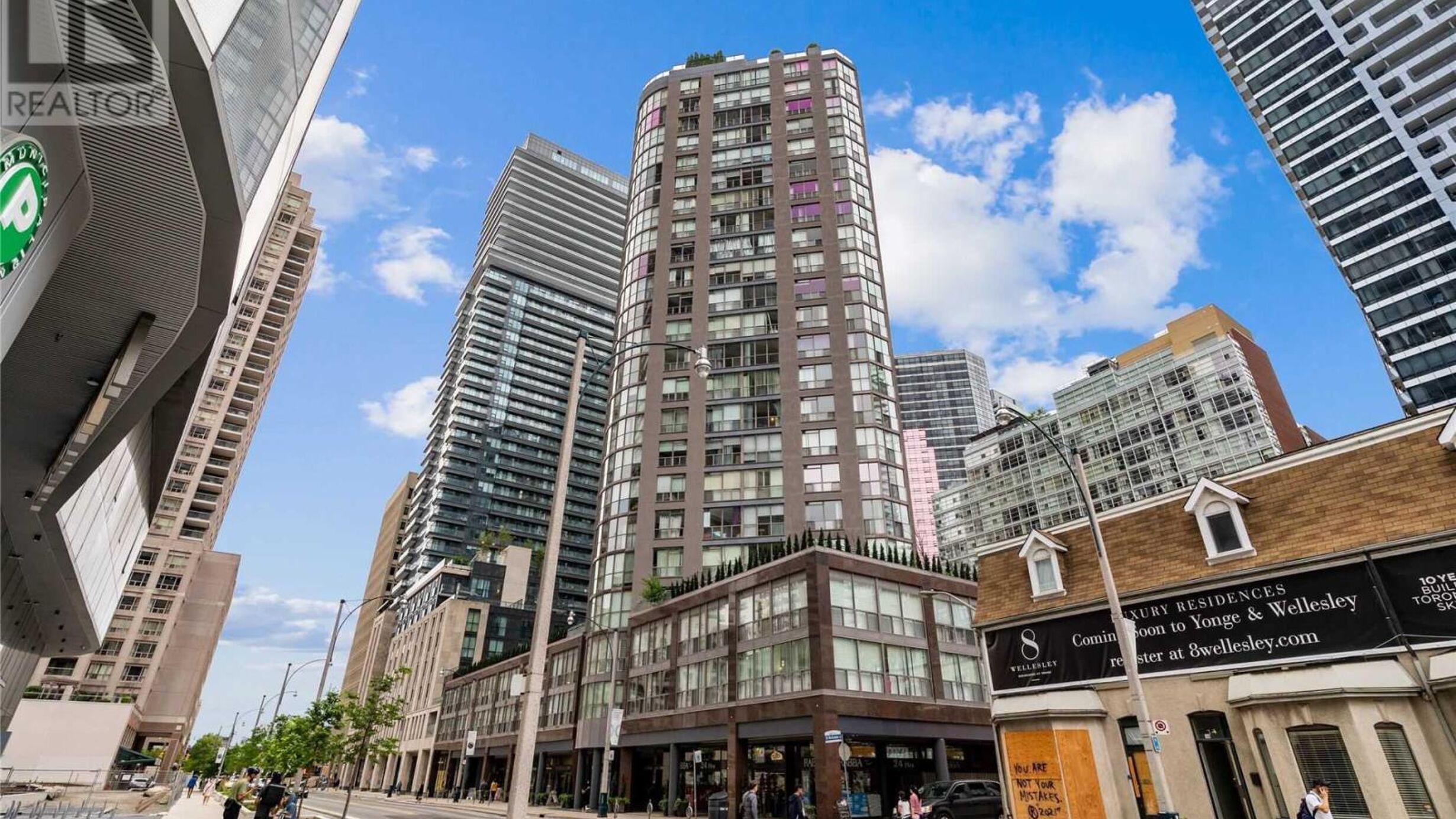 2601 - 24 WELLESLEY STREET W Image