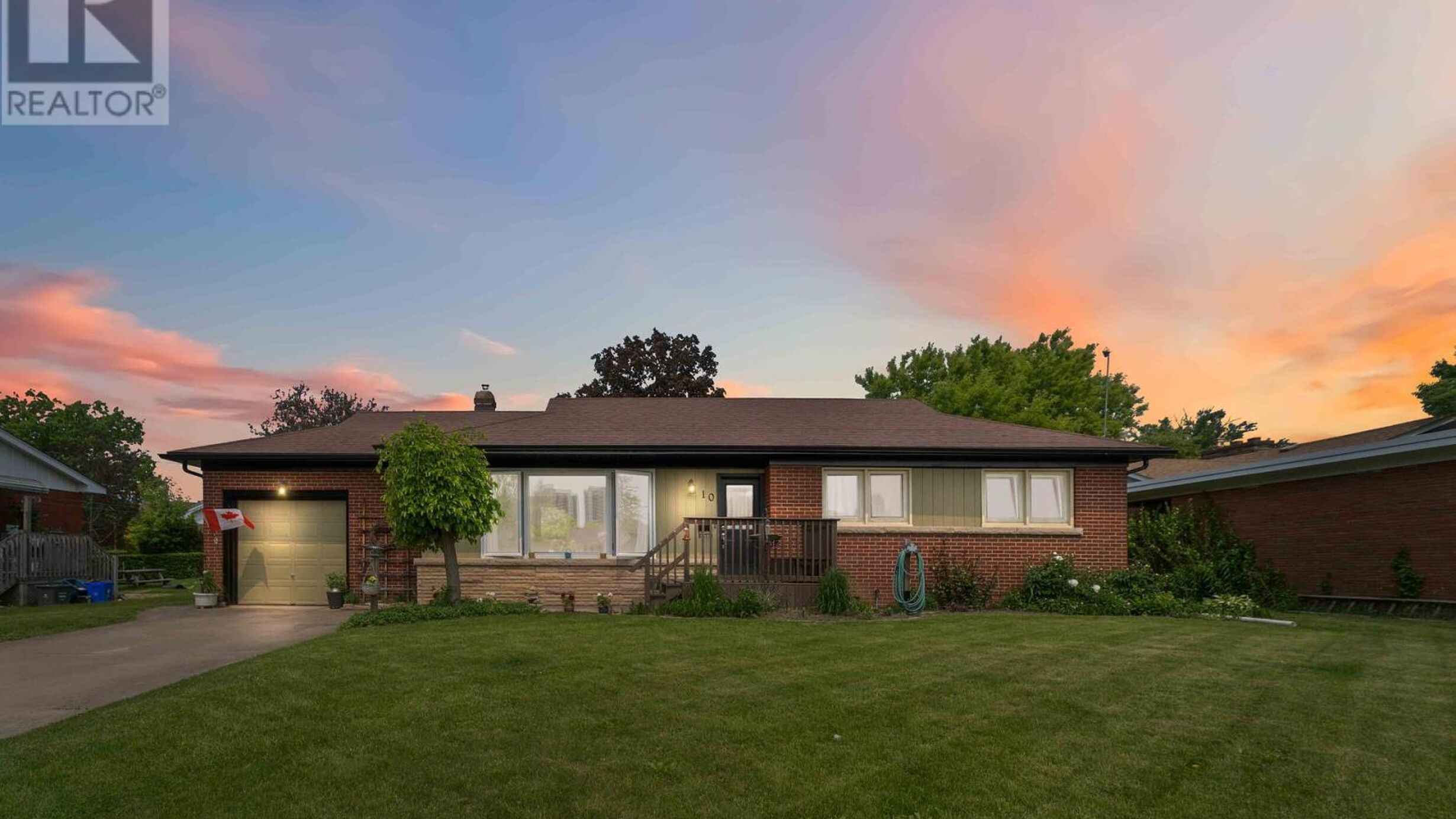 10 RIVERVIEW BOULEVARD Image