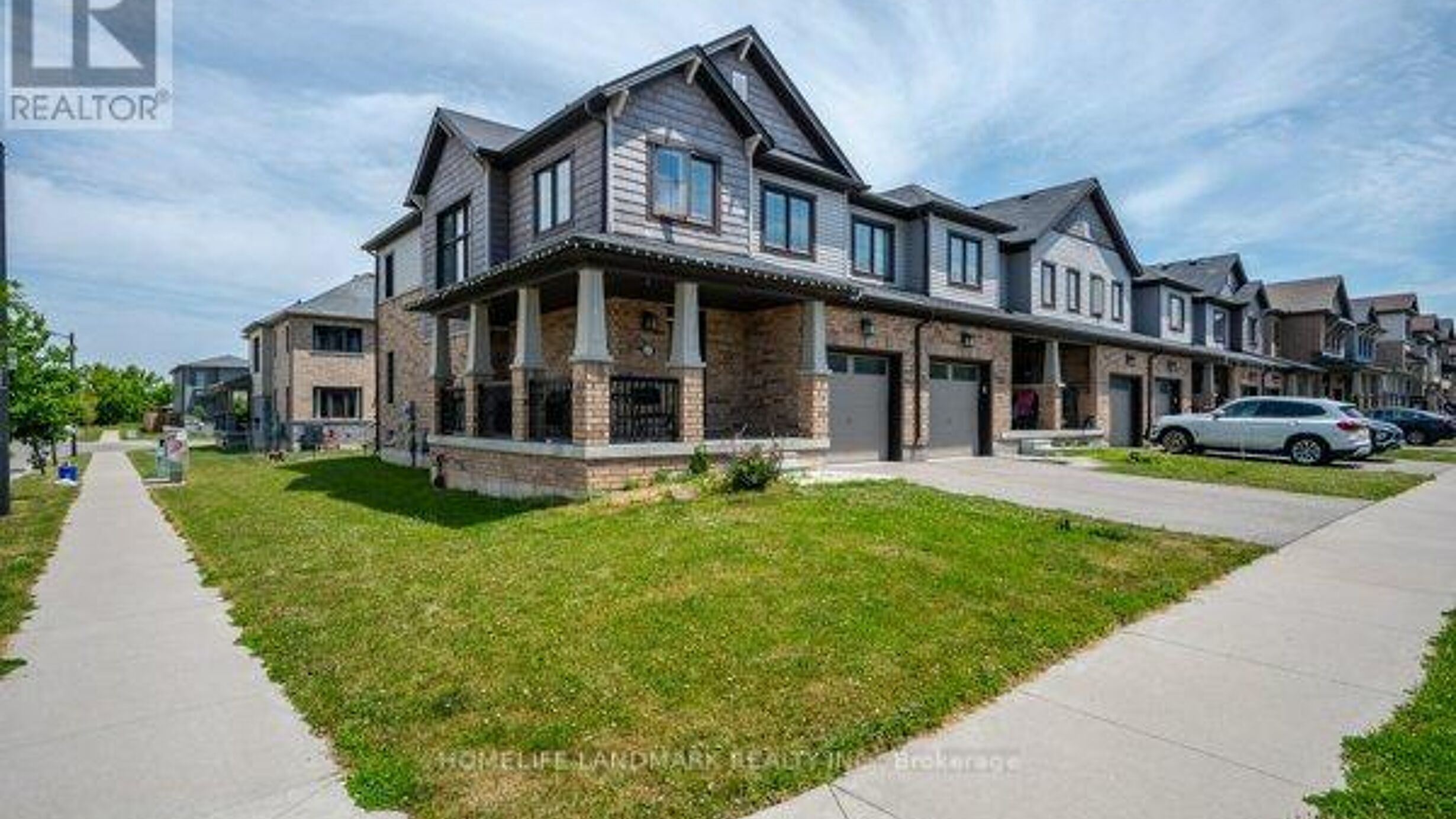 2 PRESTWICK STREET Image