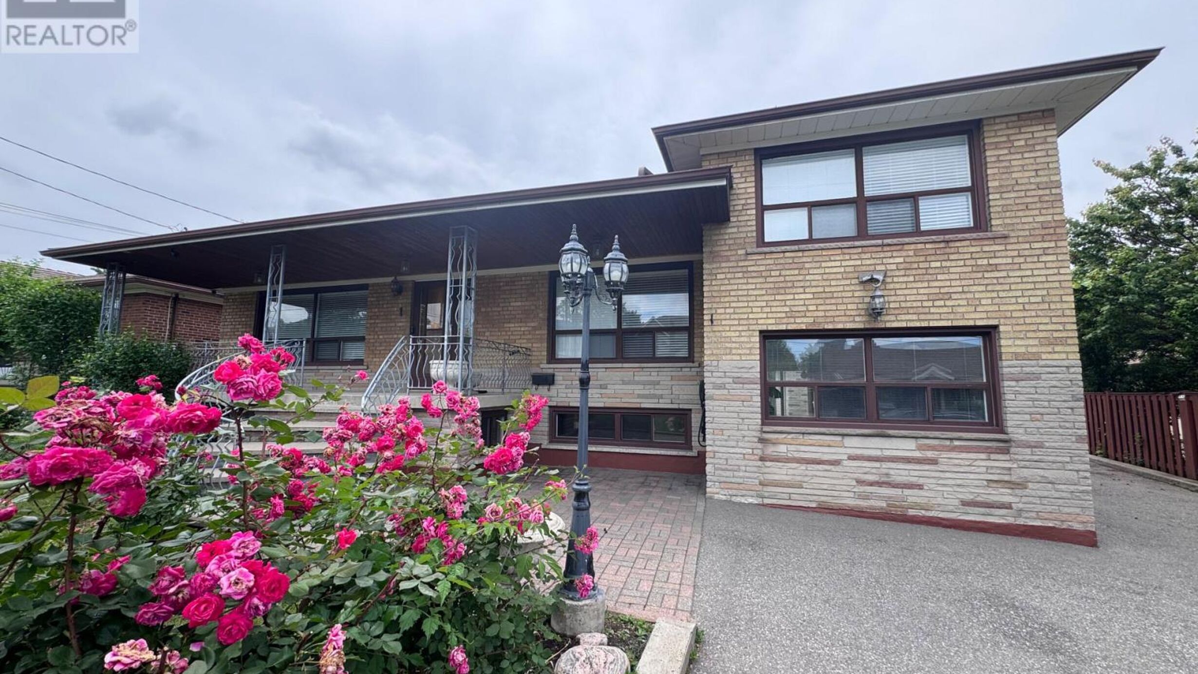 1 CRESTON ROAD Image