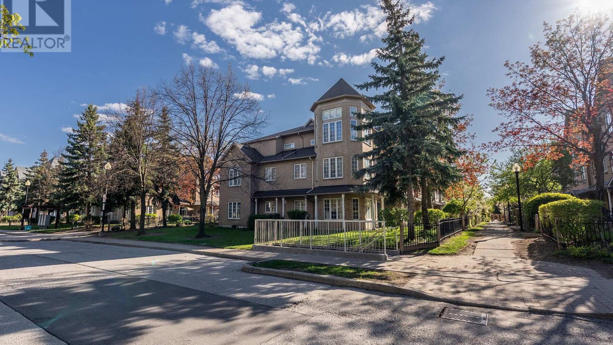 16 - 23 ST MORITZ WAY Image