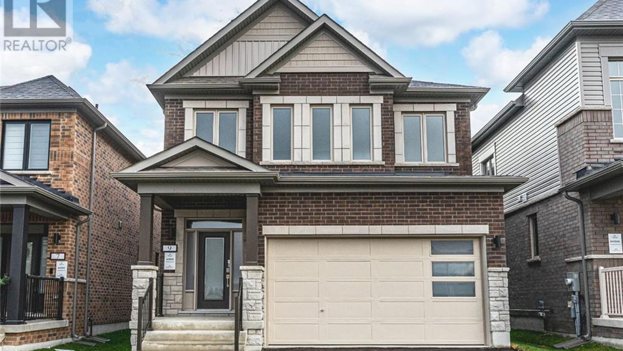 9 AMSTERDAM Drive Image