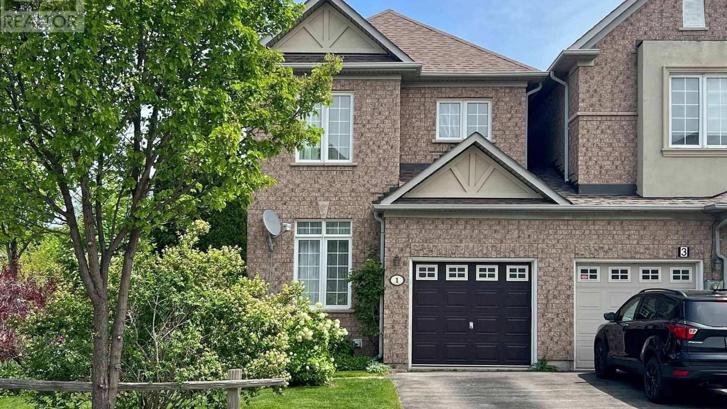 1 LANDER CRESCENT Image