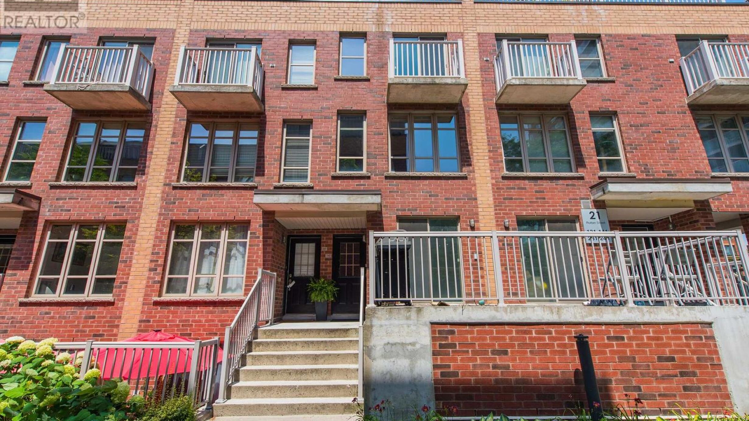 242 - 21 RUTTAN STREET Image