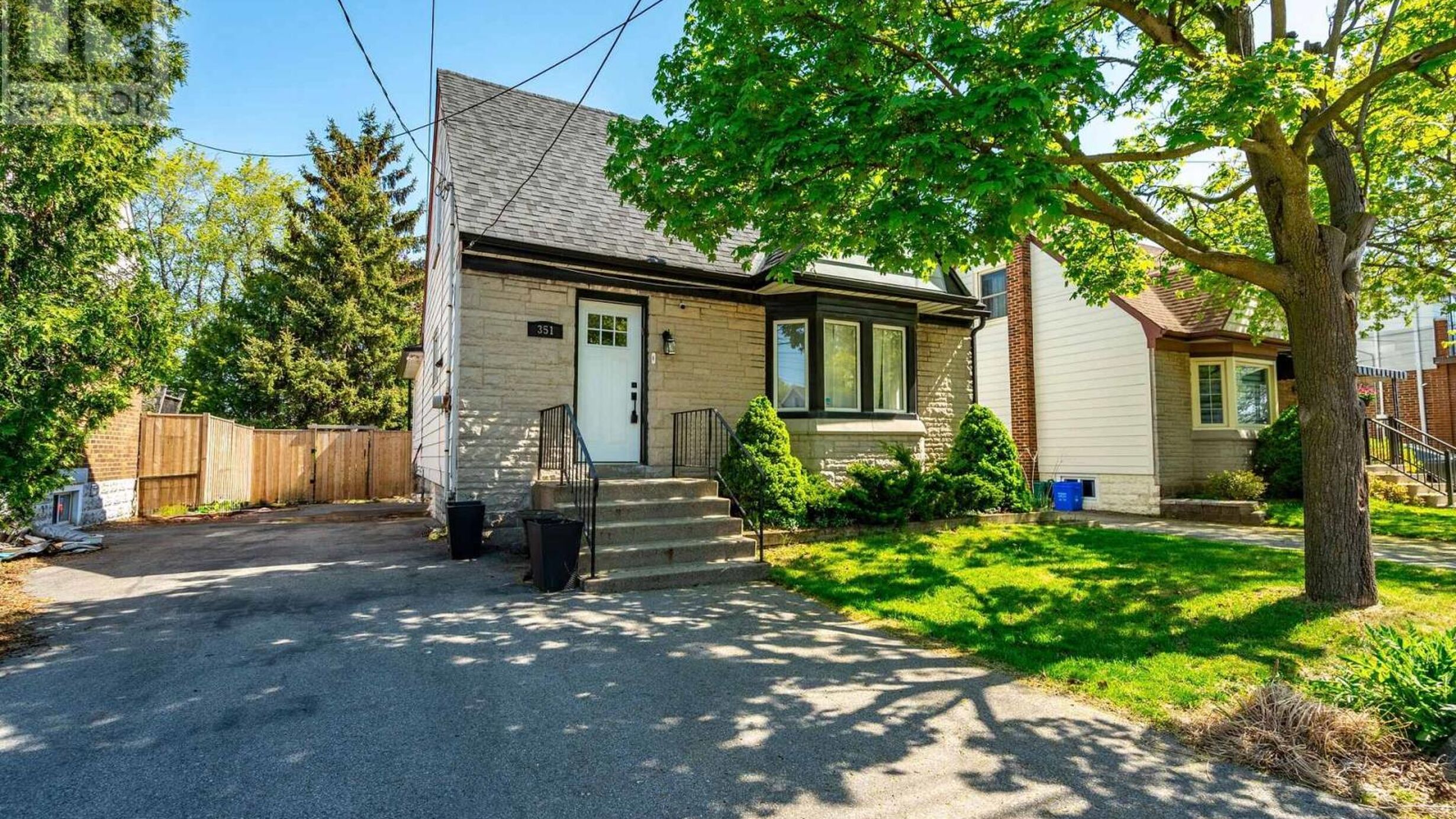 351 QUEENSDALE AVENUE E Image