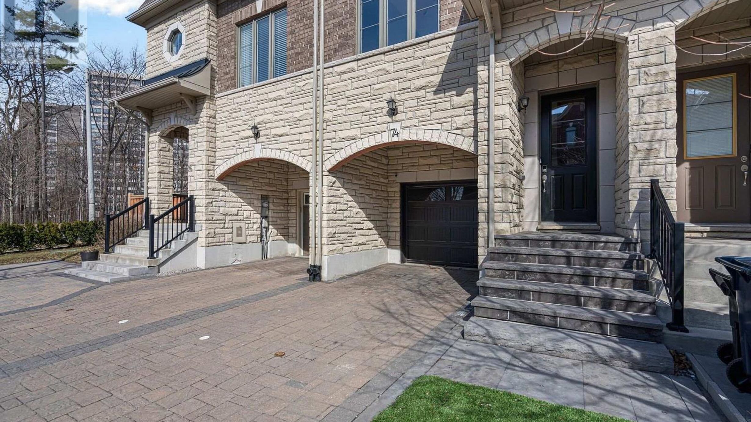 74 DRYDEN WAY Image