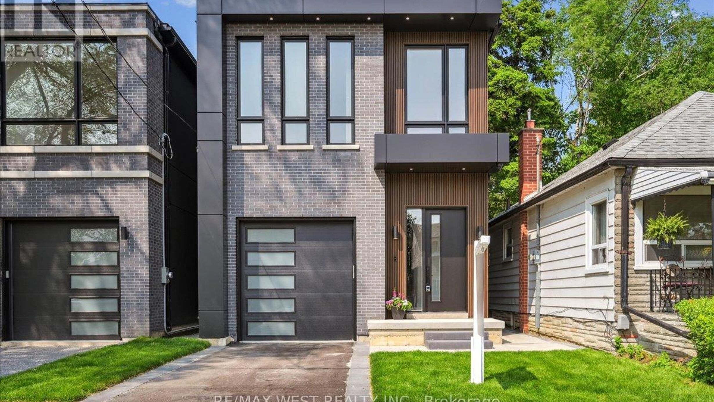 12B FOCH AVENUE Image