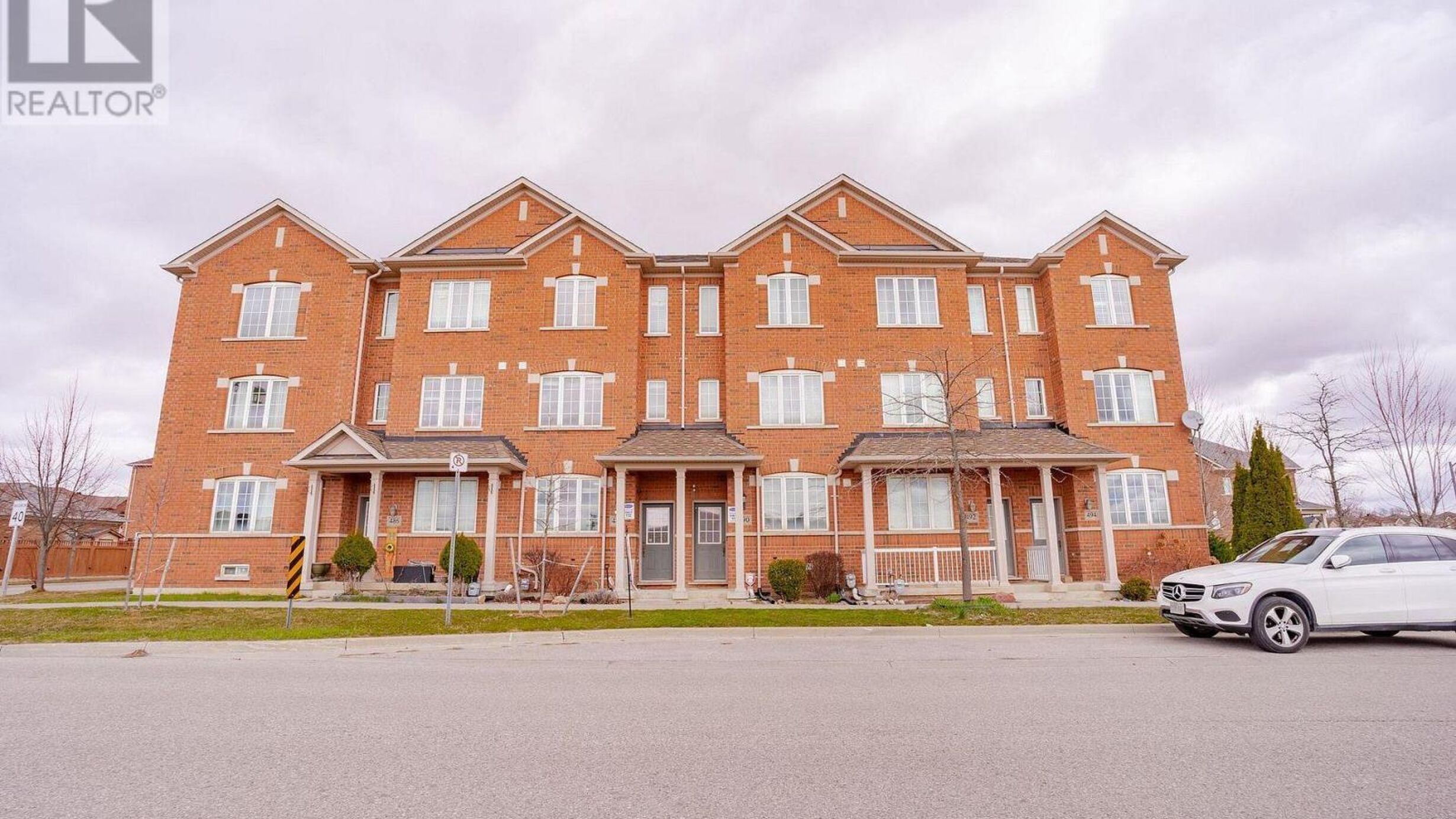 488 RIVERLANDS AVENUE Image