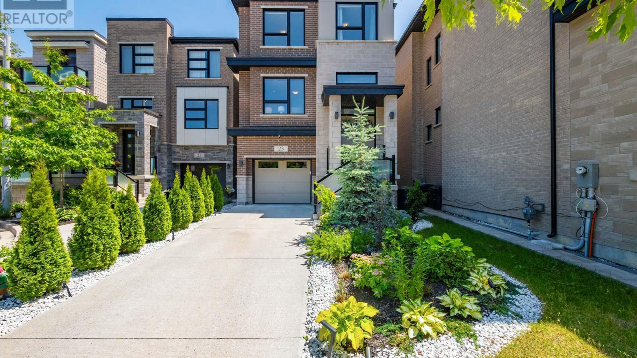 23 HOLLYHOCK COURT Image