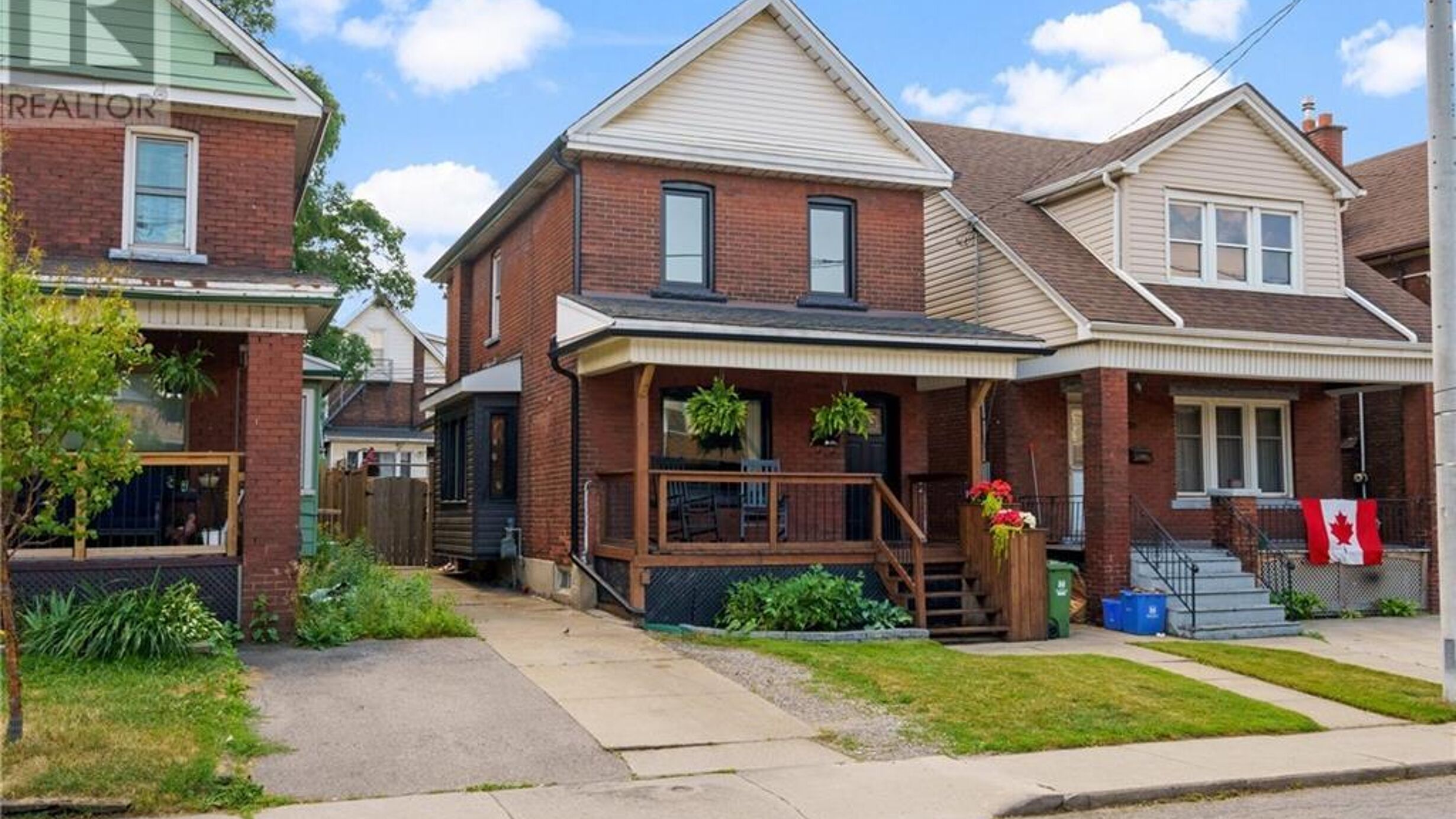 74 ROSEMONT Avenue Image