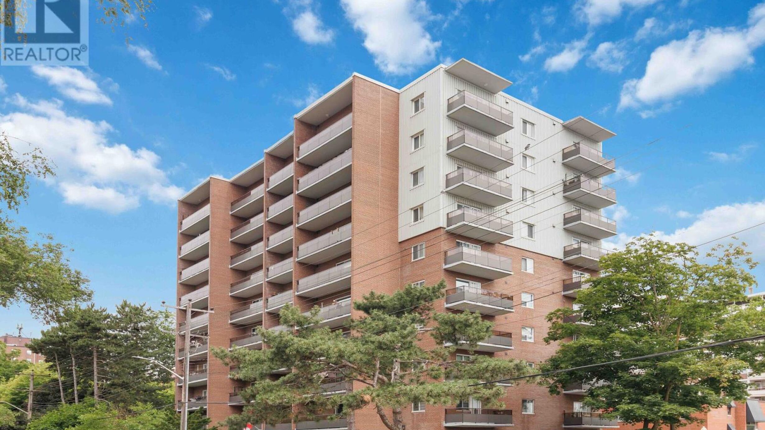 204 - 15 ELIZABETH STREET N Image