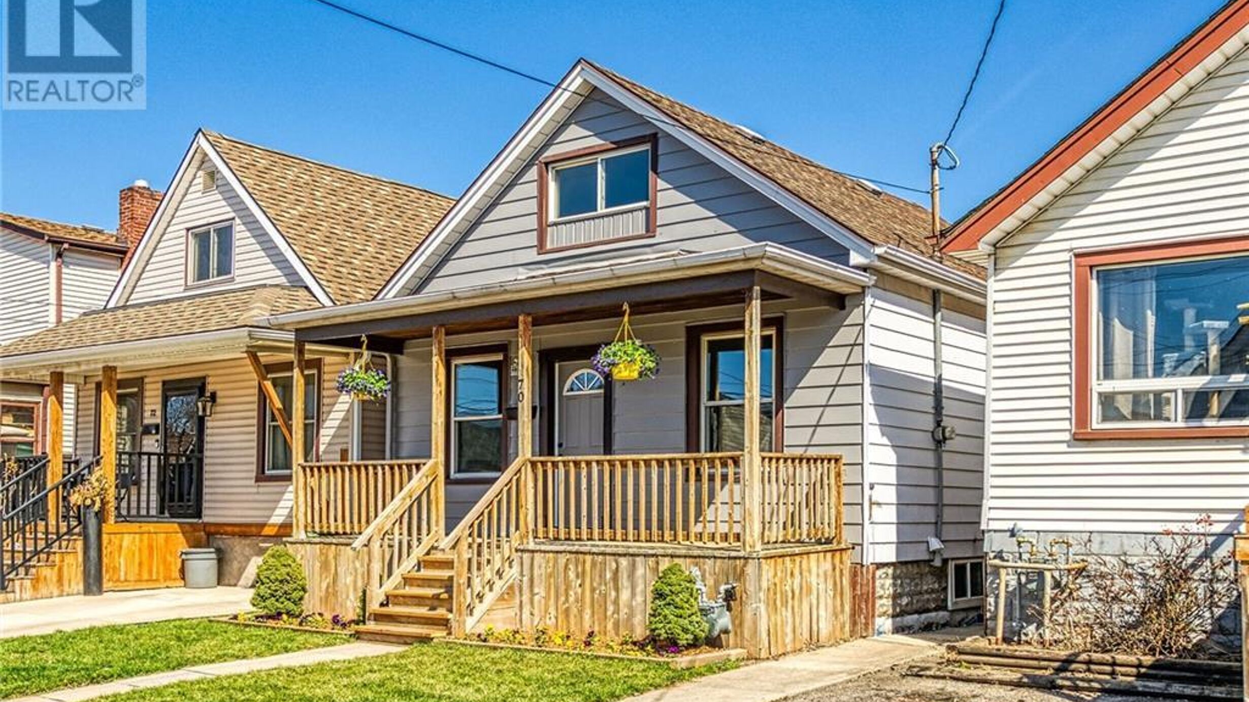 70 ROBINS Avenue Image