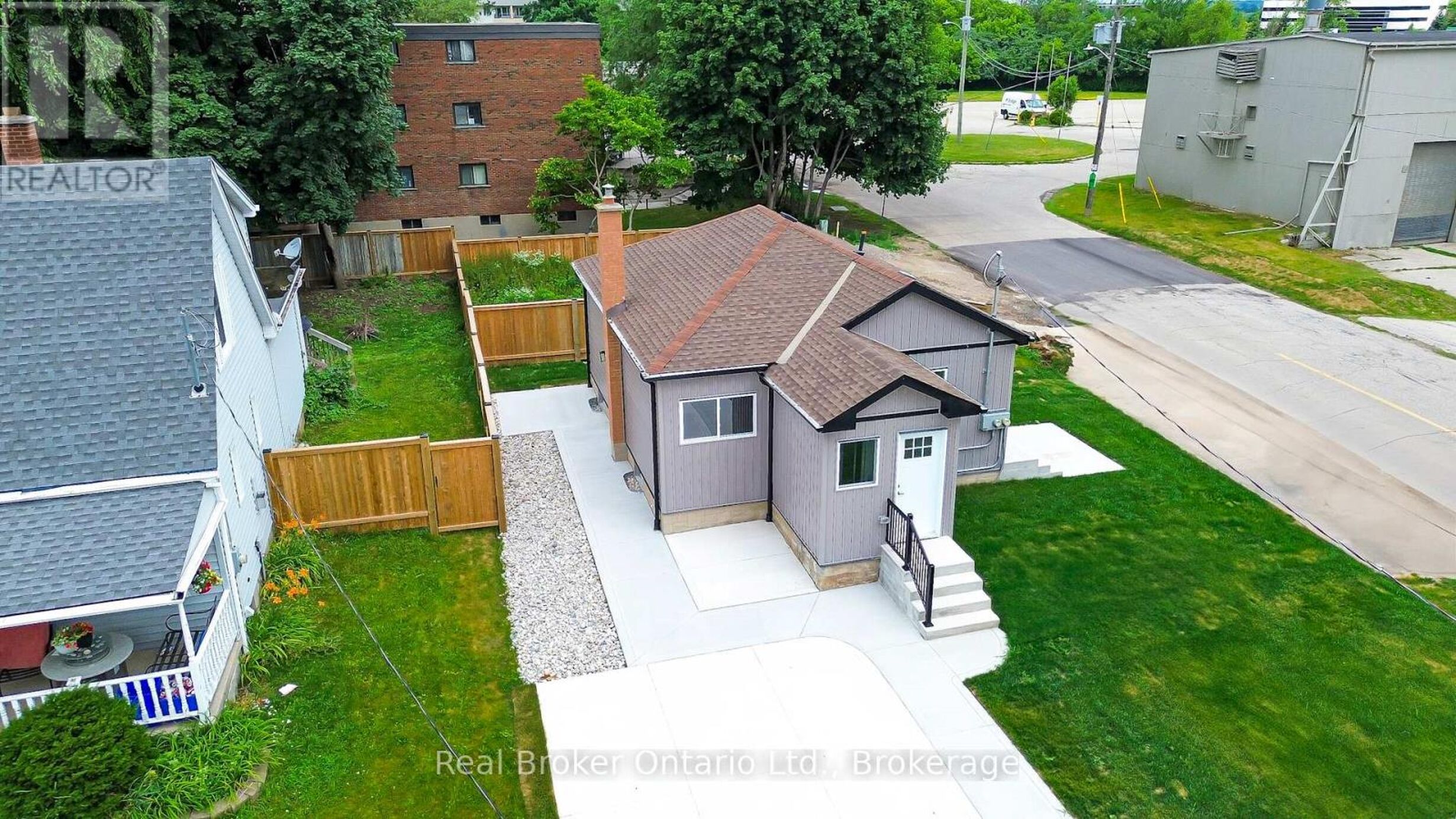 UPPER - 1180 UNION STREET Image