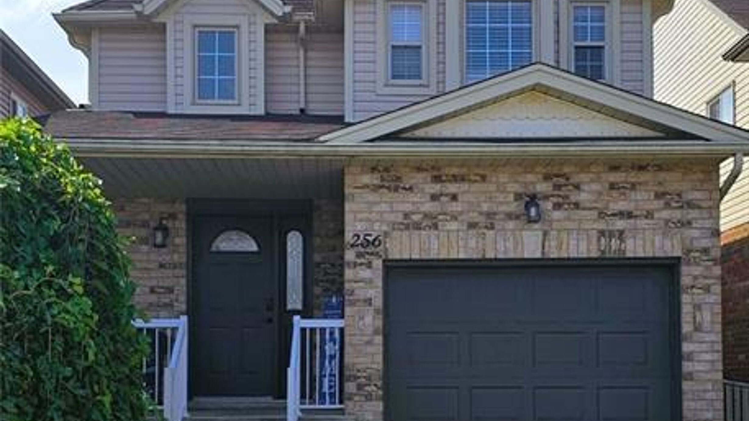 256 SIENNA Crescent Image