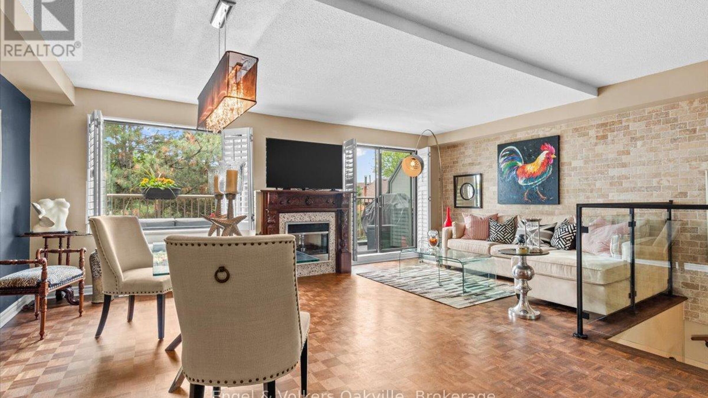 402 - 1000 CEDARGLEN GATE Image