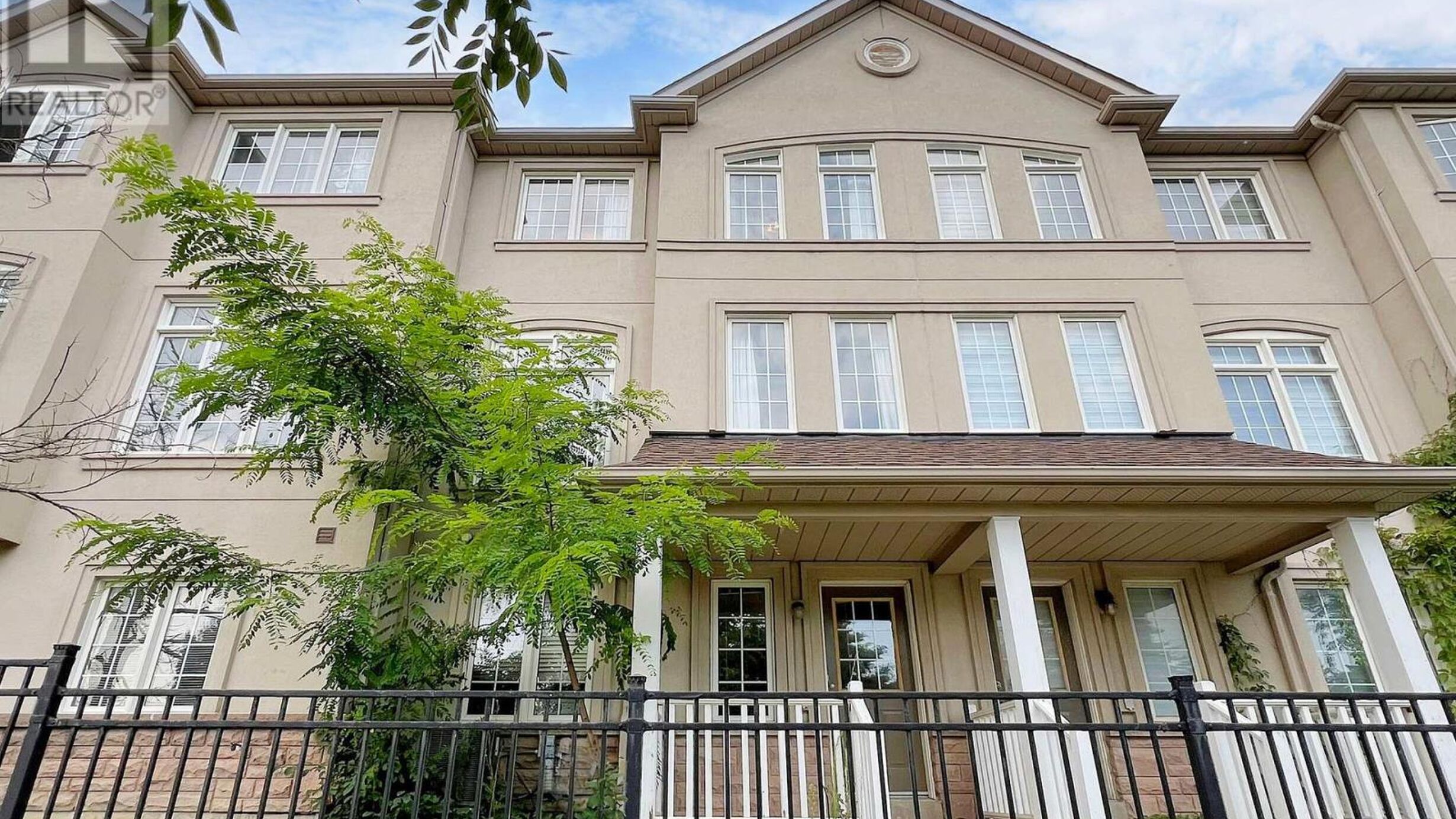 10 - 10 POST OAK DRIVE Image