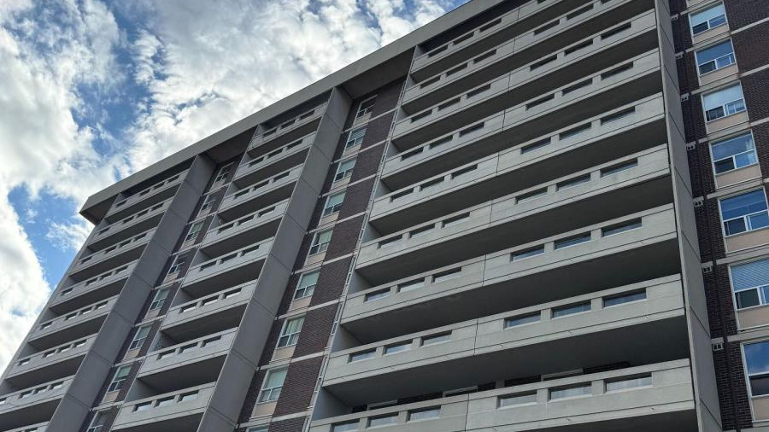 1210 - 60 INVERLOCHY BOULEVARD Image