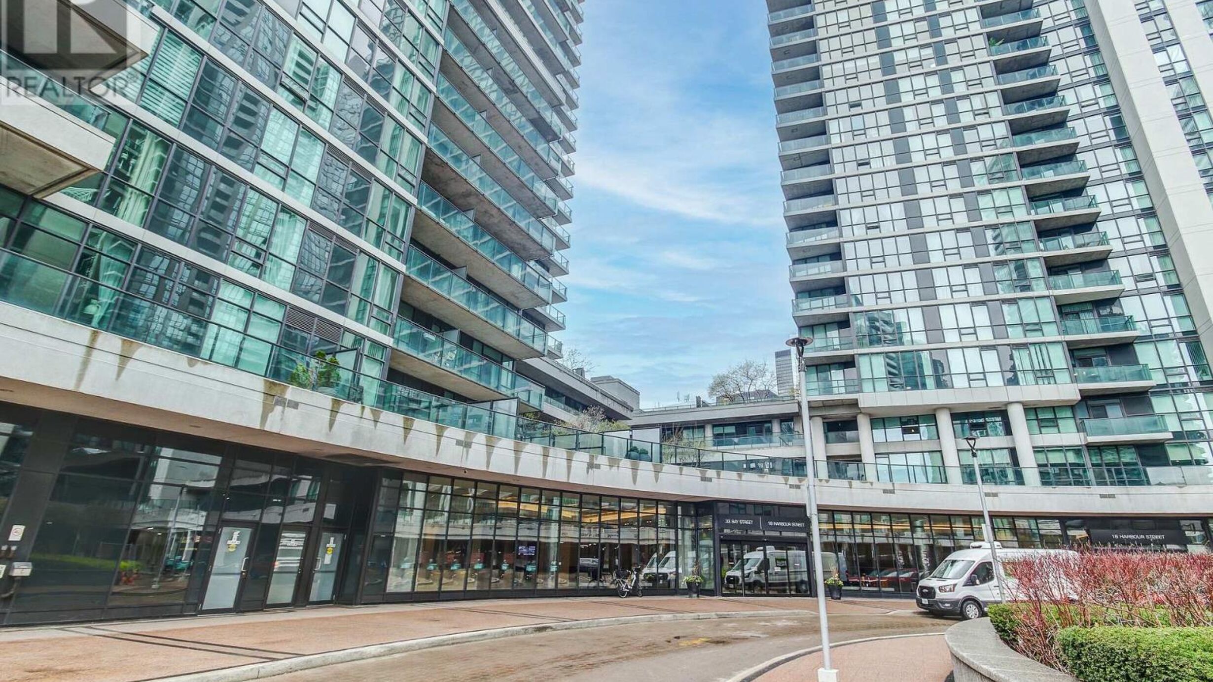508 - 33 BAY STREET Image