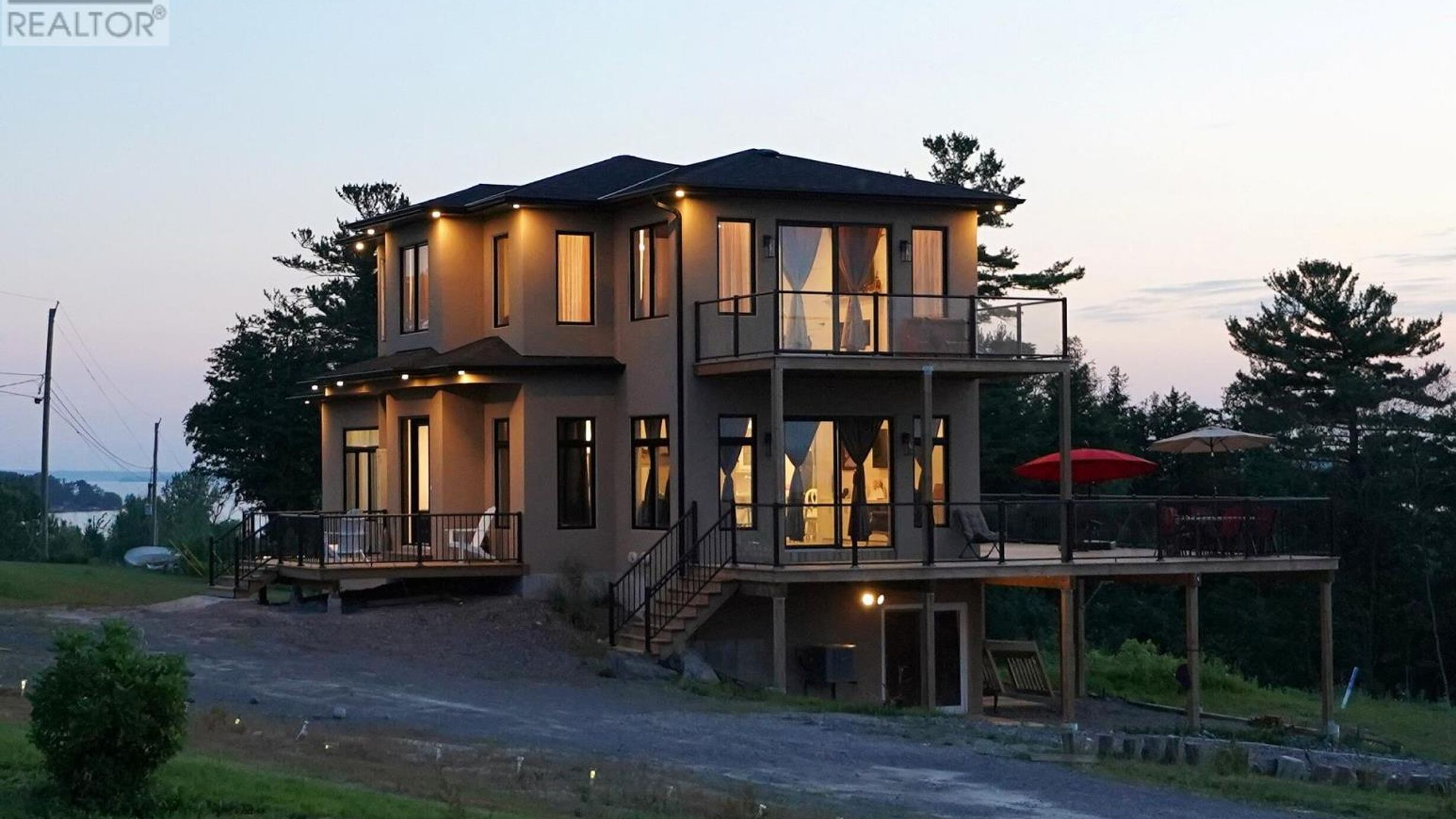 134 HAMPTON CRESCENT Image