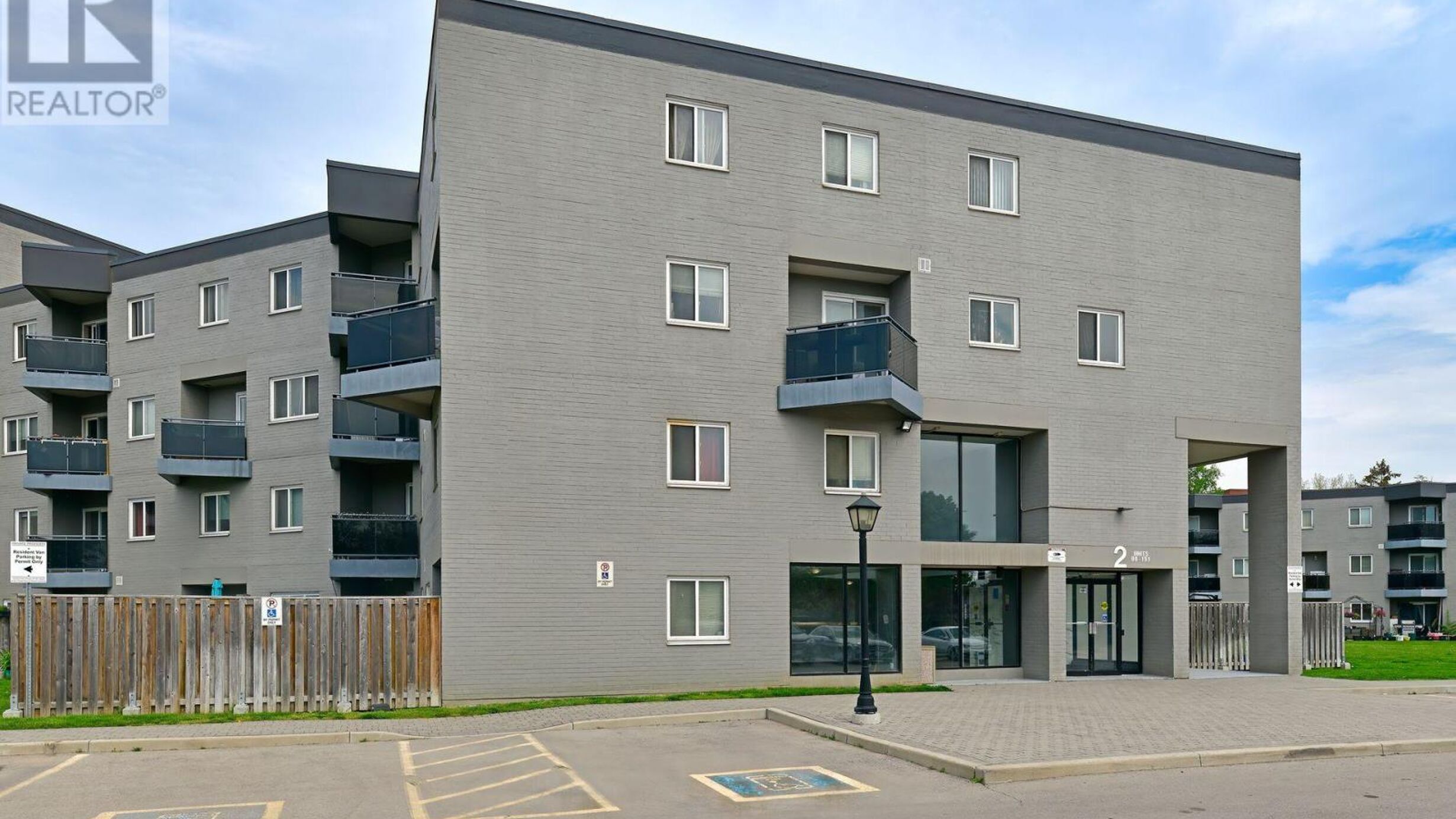140 - 2001 BONNYMEDE DRIVE Image