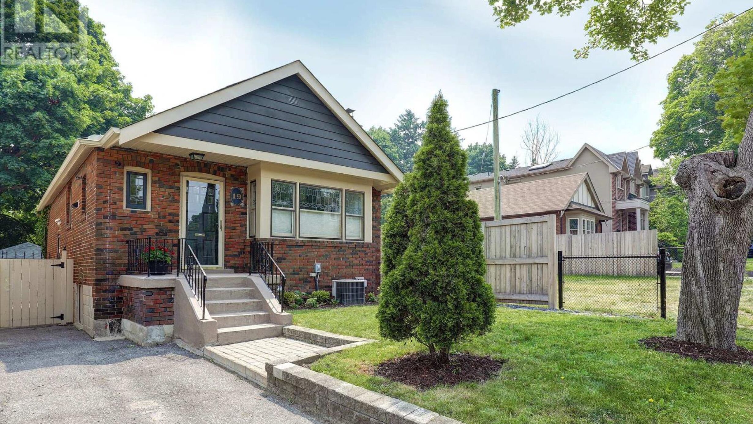 19 SOUTHVALE DRIVE Image
