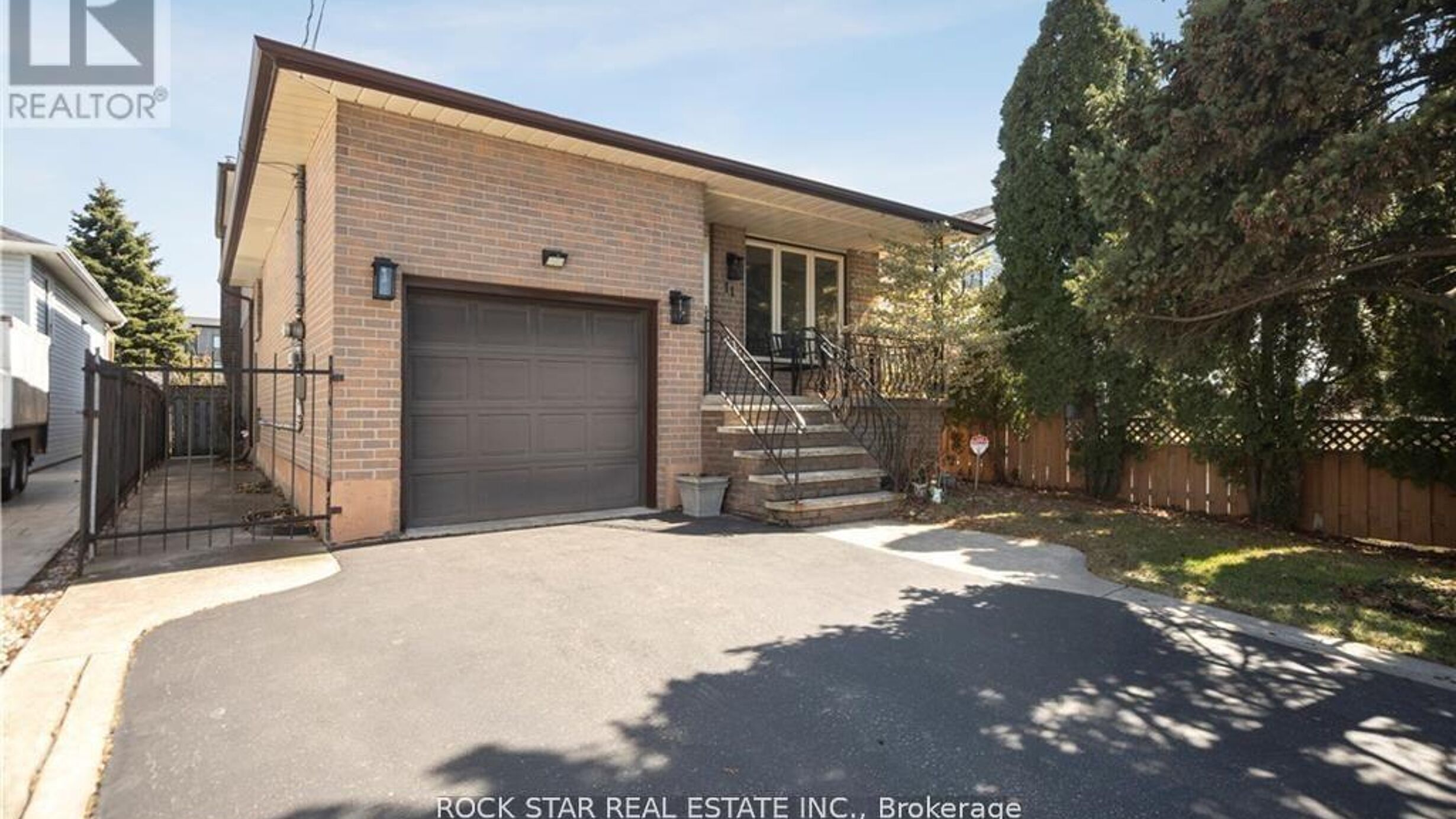 11 HERBERT COURT Image