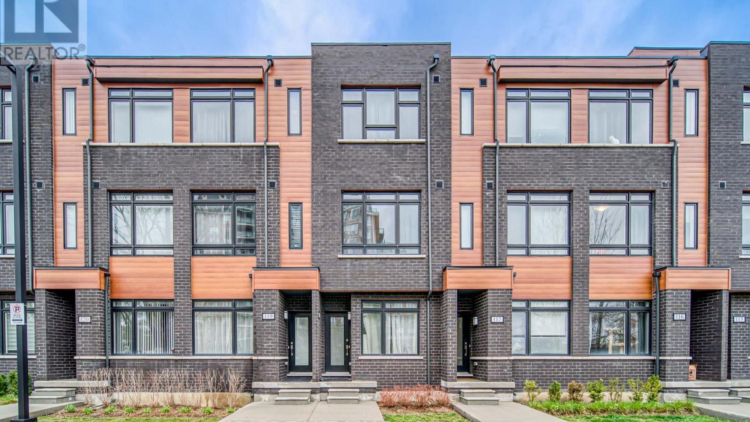118 - 370 D RED MAPLE ROAD Image