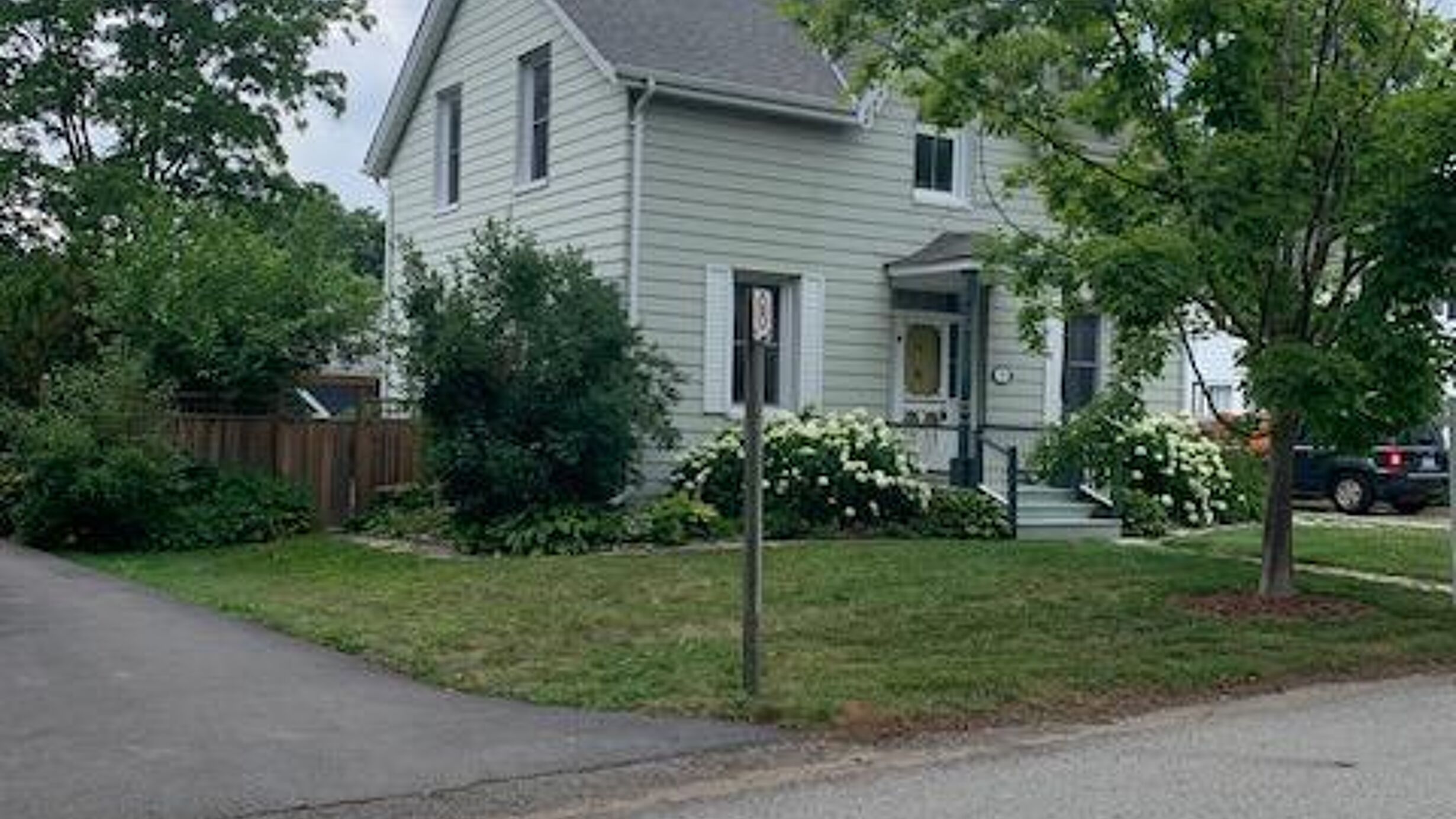 8 ALBERT STREET Image