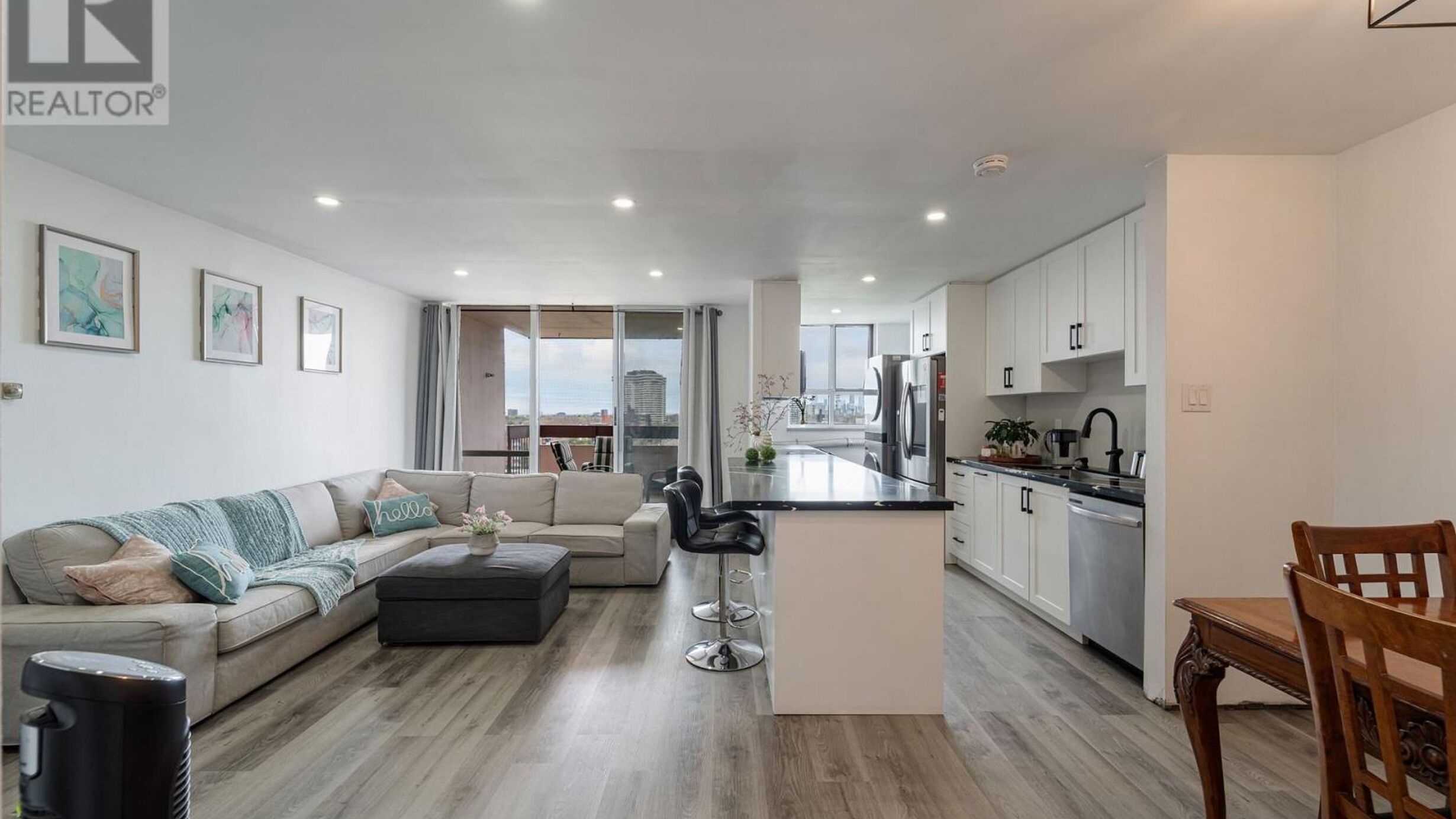 1001 - 1615 BLOOR STREET Image