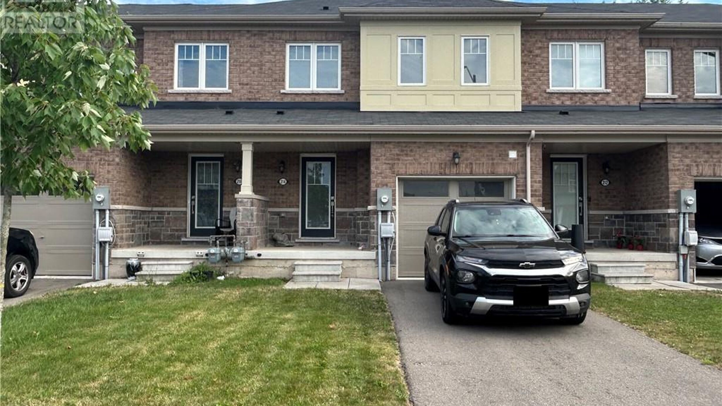 214 ESTHER Crescent Image