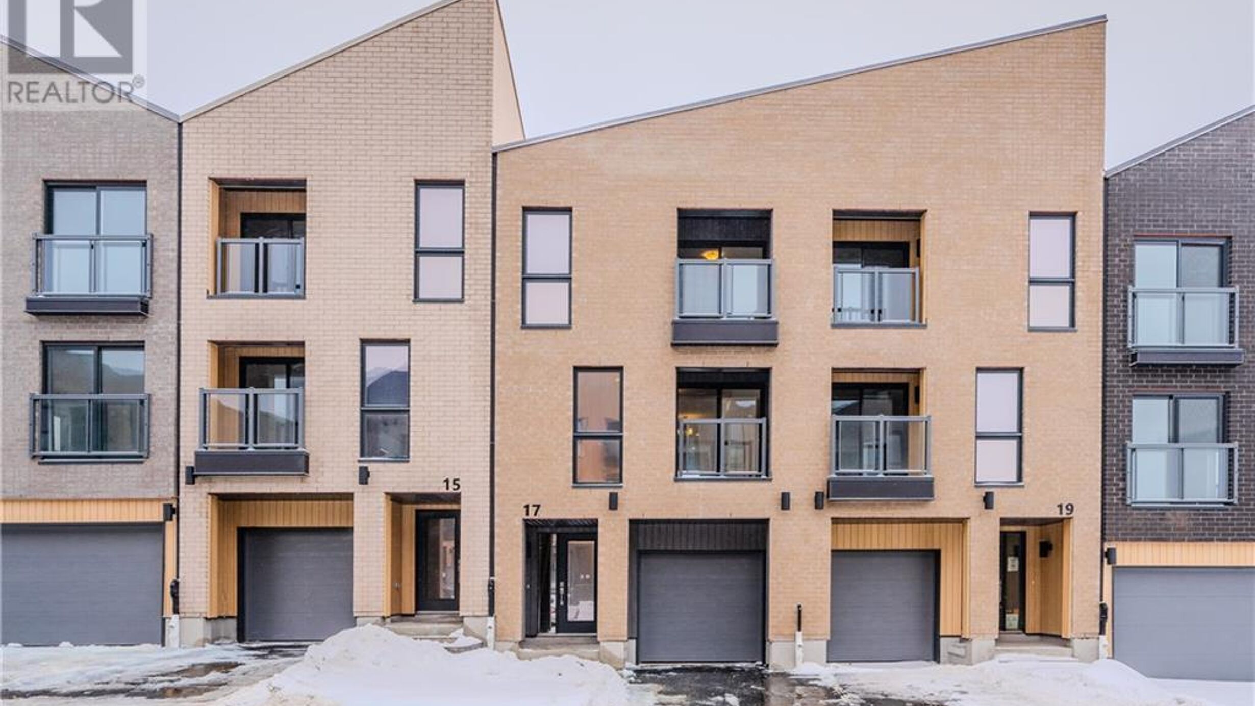 17 URBANE Boulevard Unit# I073 Image